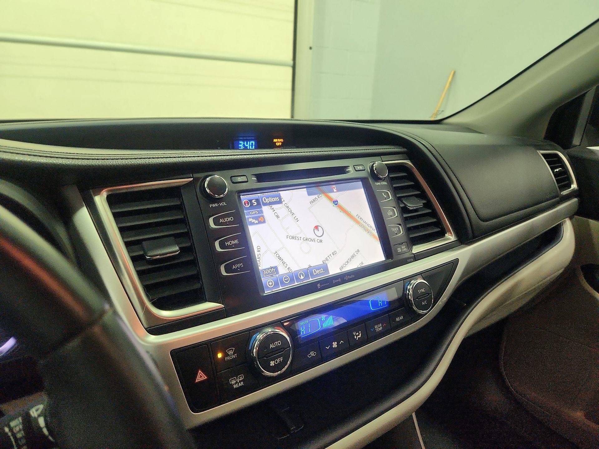 Thumbnail: 2016 Toyota Highlander - 14