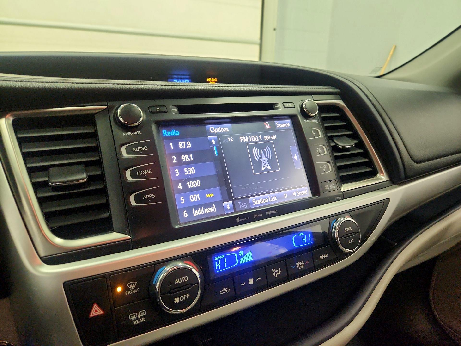 Thumbnail: 2016 Toyota Highlander - 16