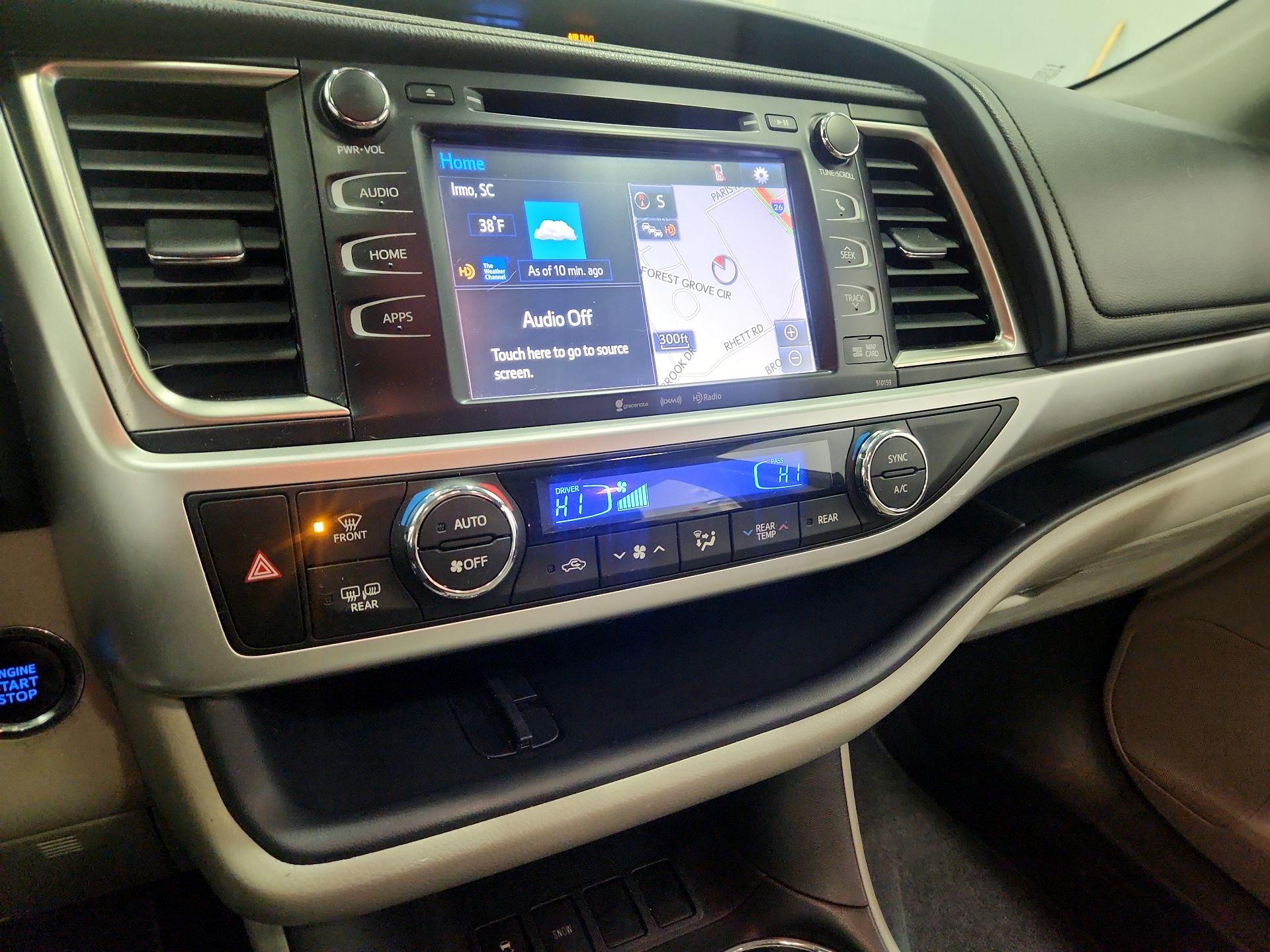 Thumbnail: 2016 Toyota Highlander - 17