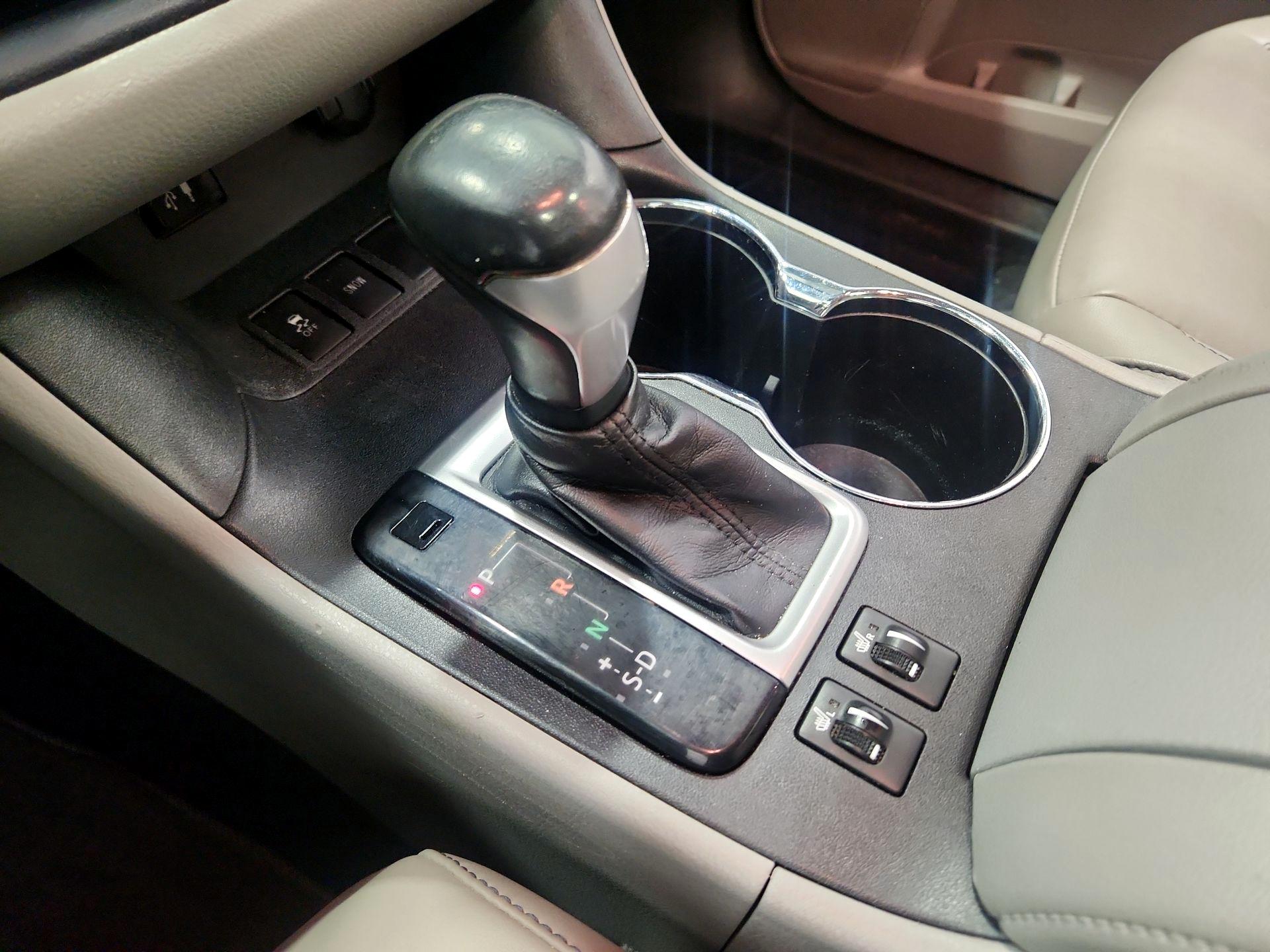 Thumbnail: 2016 Toyota Highlander - 18