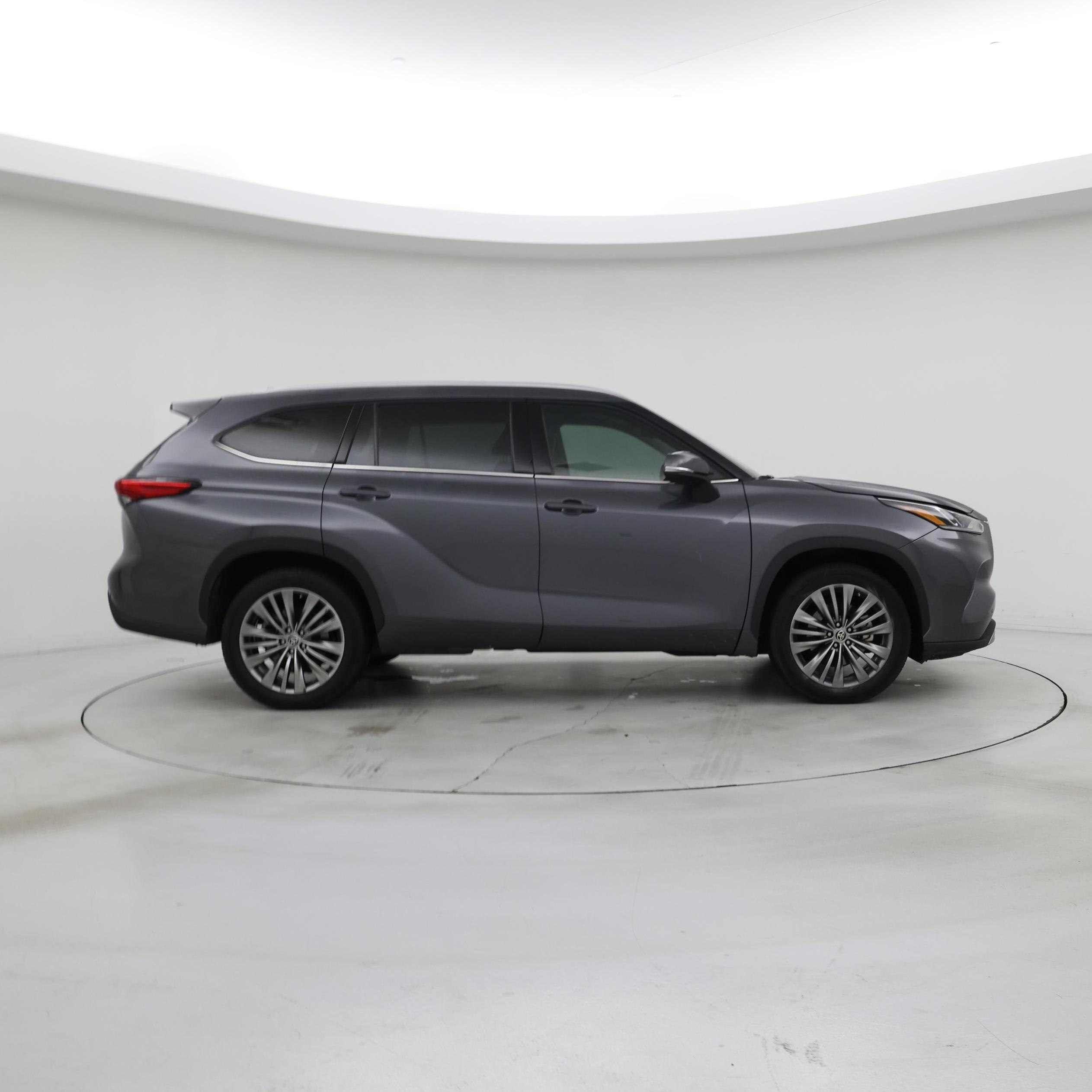 Thumbnail: 2021 Toyota Highlander - 7