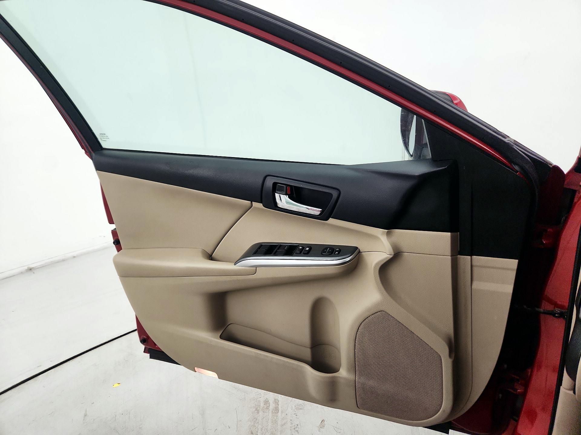 Thumbnail: 2014 Toyota Camry - 10