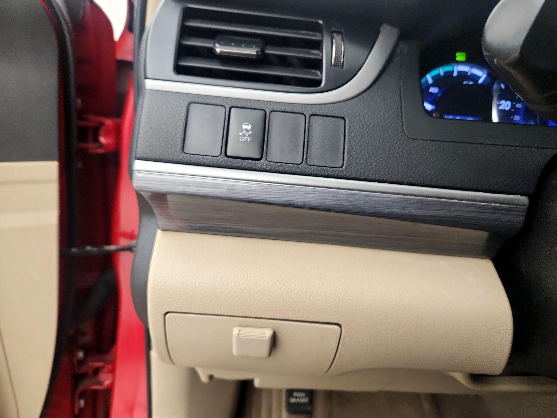 Thumbnail: 2014 Toyota Camry - 11