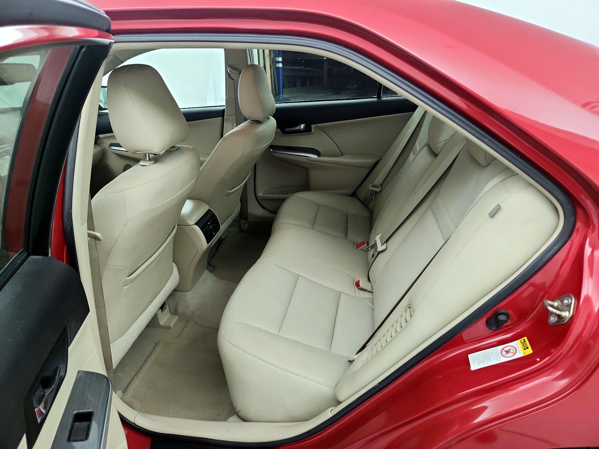 Thumbnail: 2014 Toyota Camry - 17