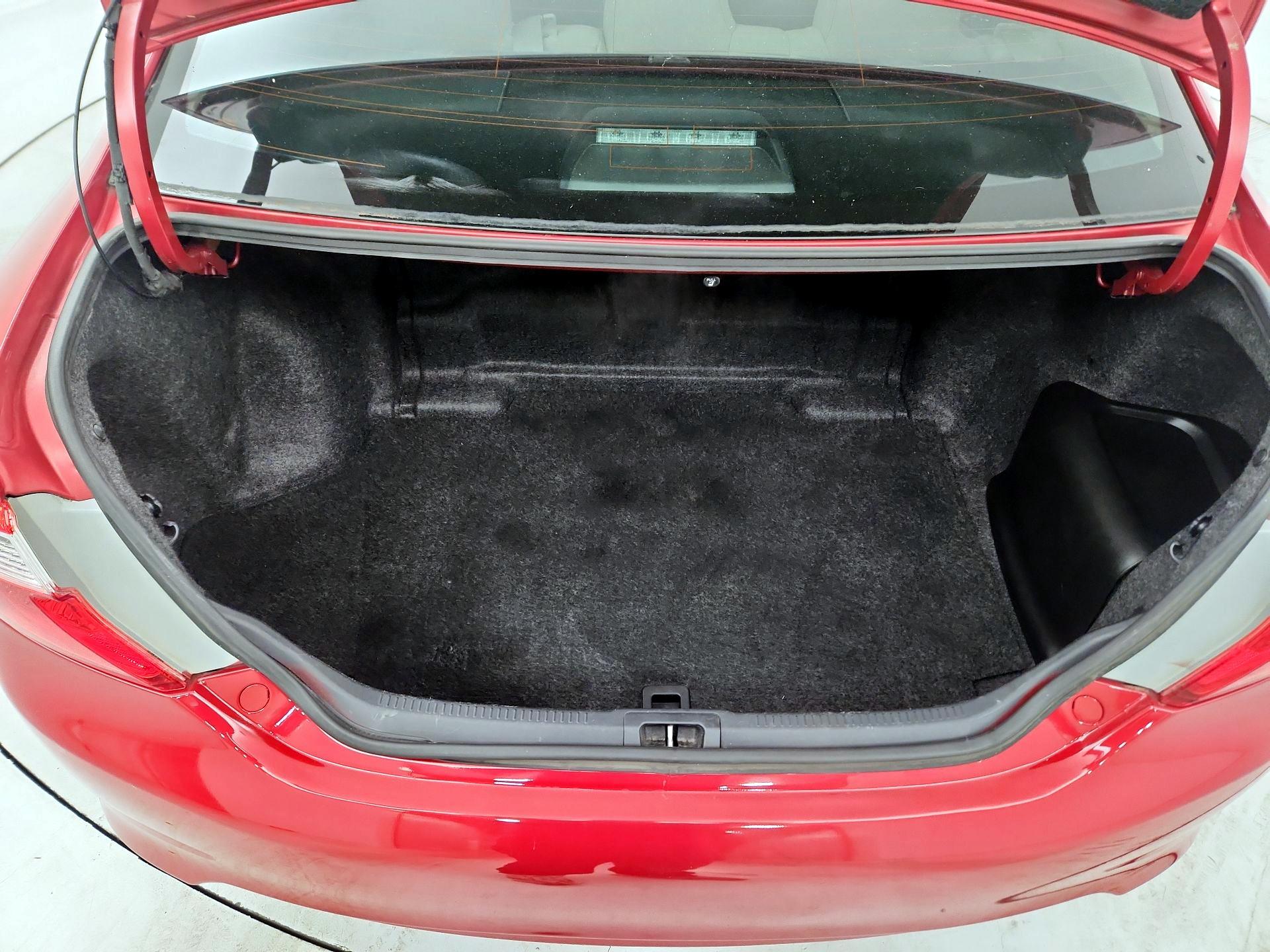 Thumbnail: 2014 Toyota Camry - 18