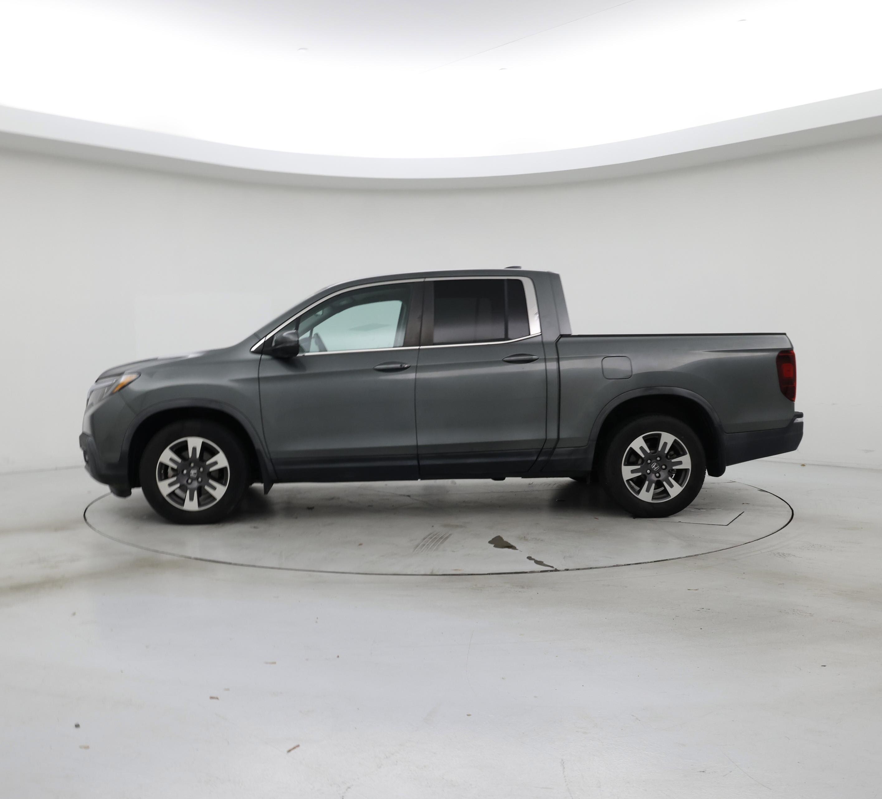 Thumbnail: 2017 Honda Ridgeline - 3