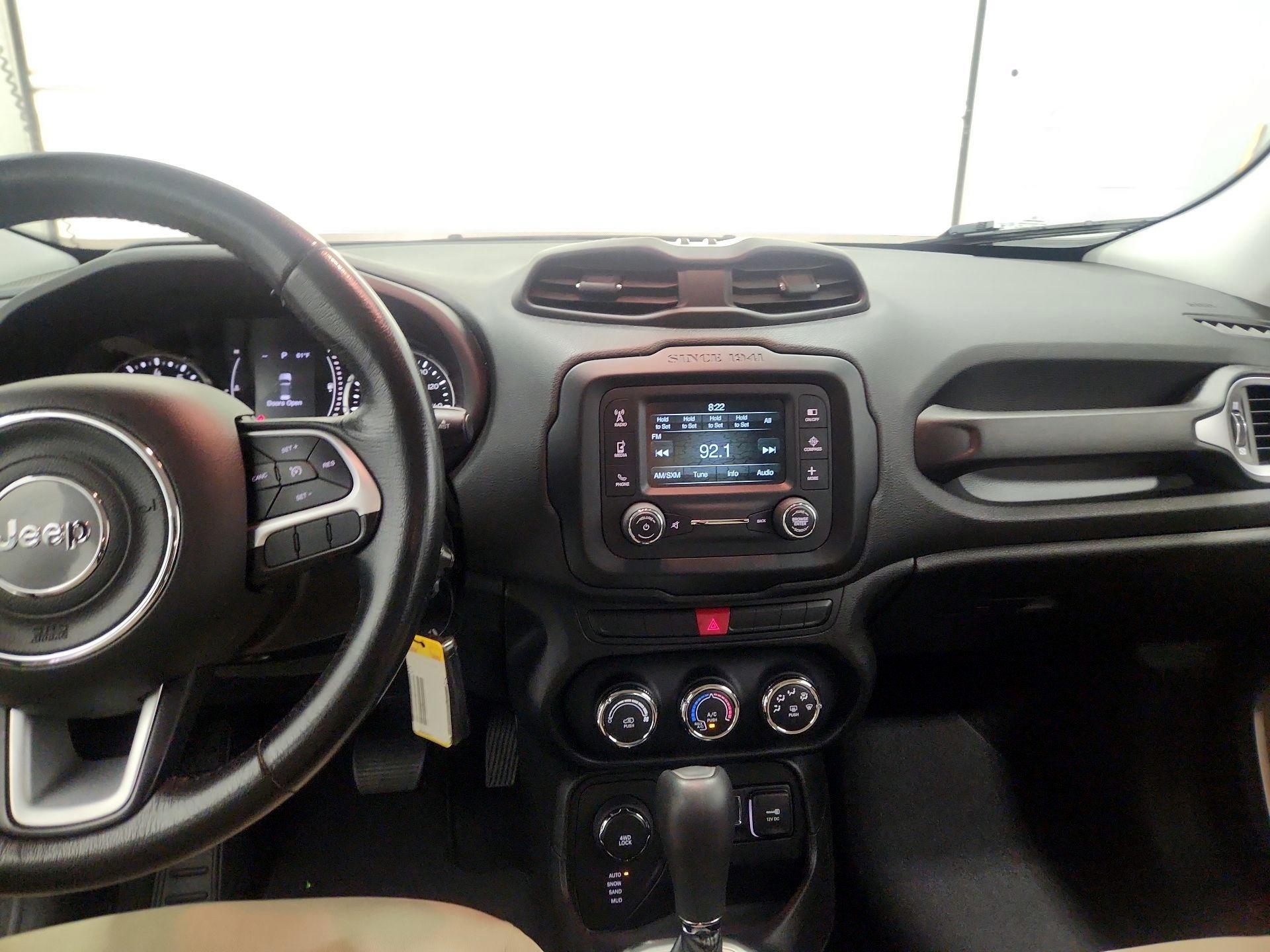 Thumbnail: 2015 Jeep Renegade - 9