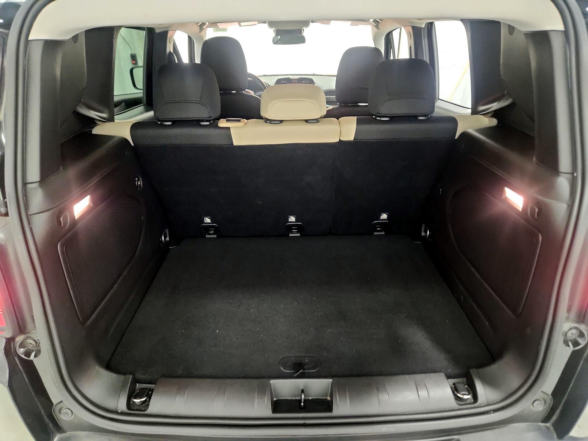 Thumbnail: 2015 Jeep Renegade - 20