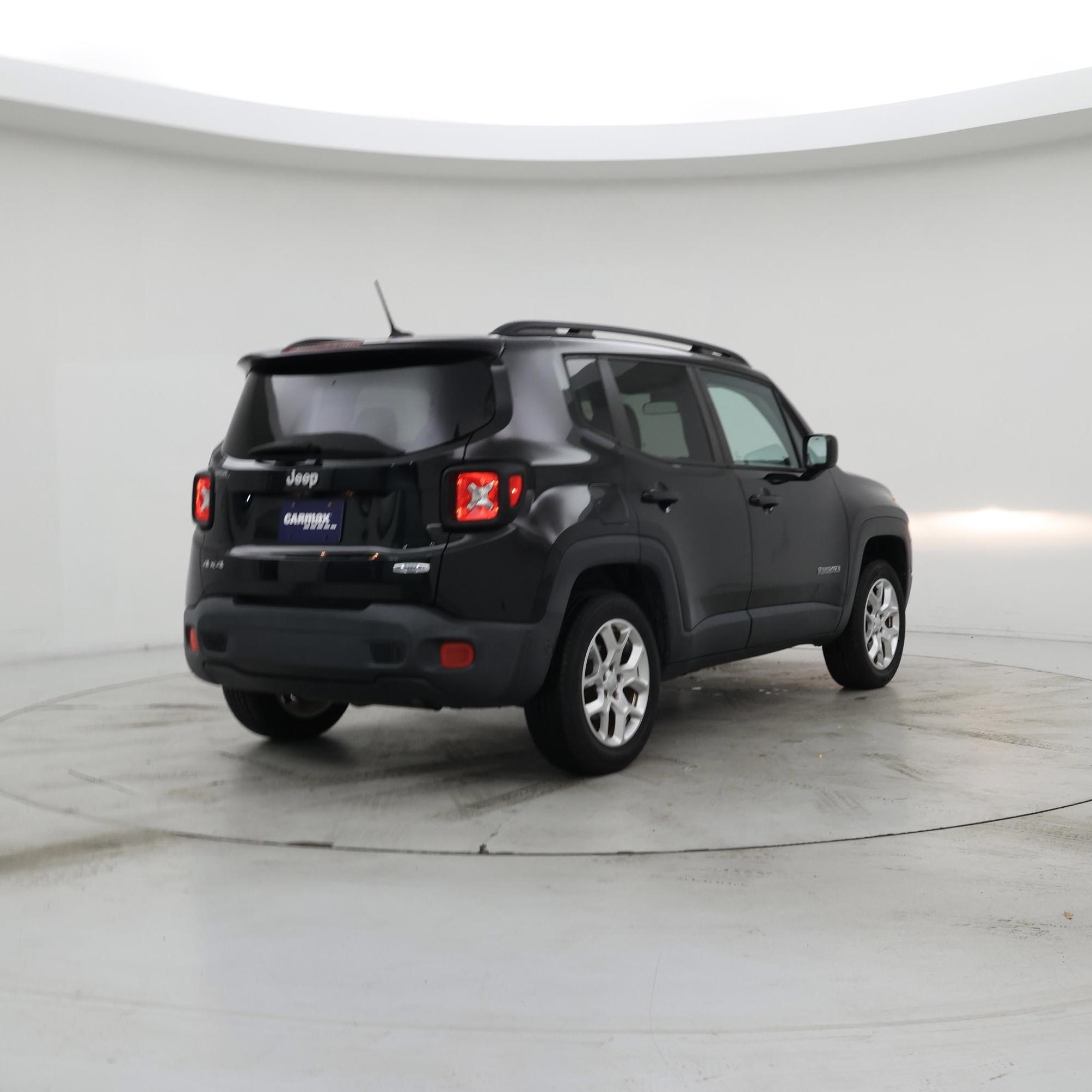 Thumbnail: 2015 Jeep Renegade - 8