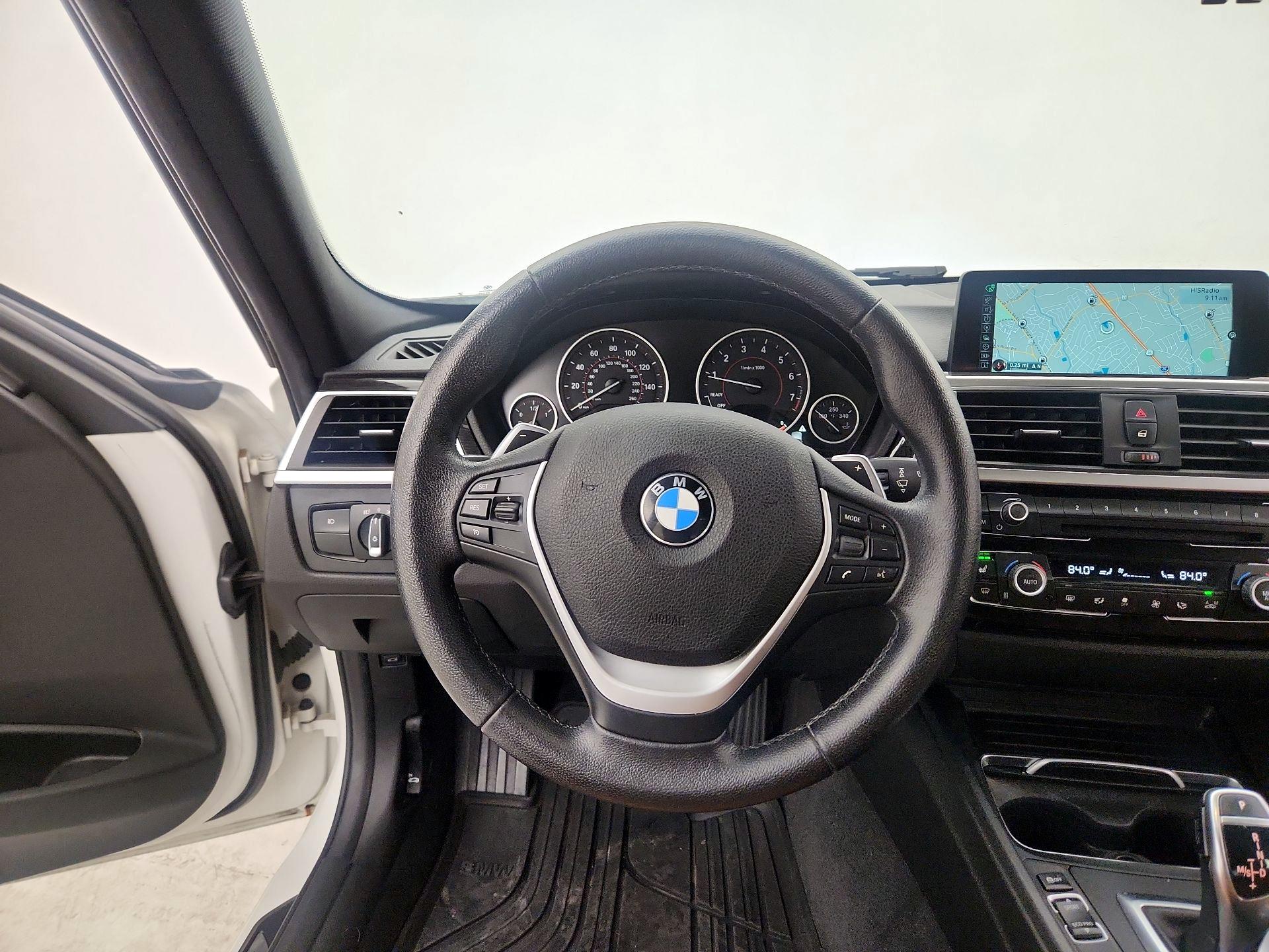 Thumbnail: 2016 BMW 3 Series - 10