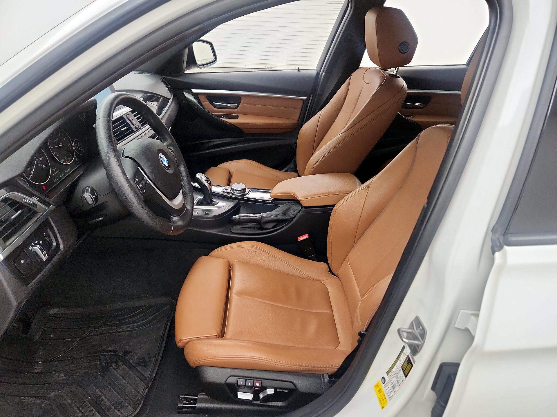 Thumbnail: 2016 BMW 3 Series - 11