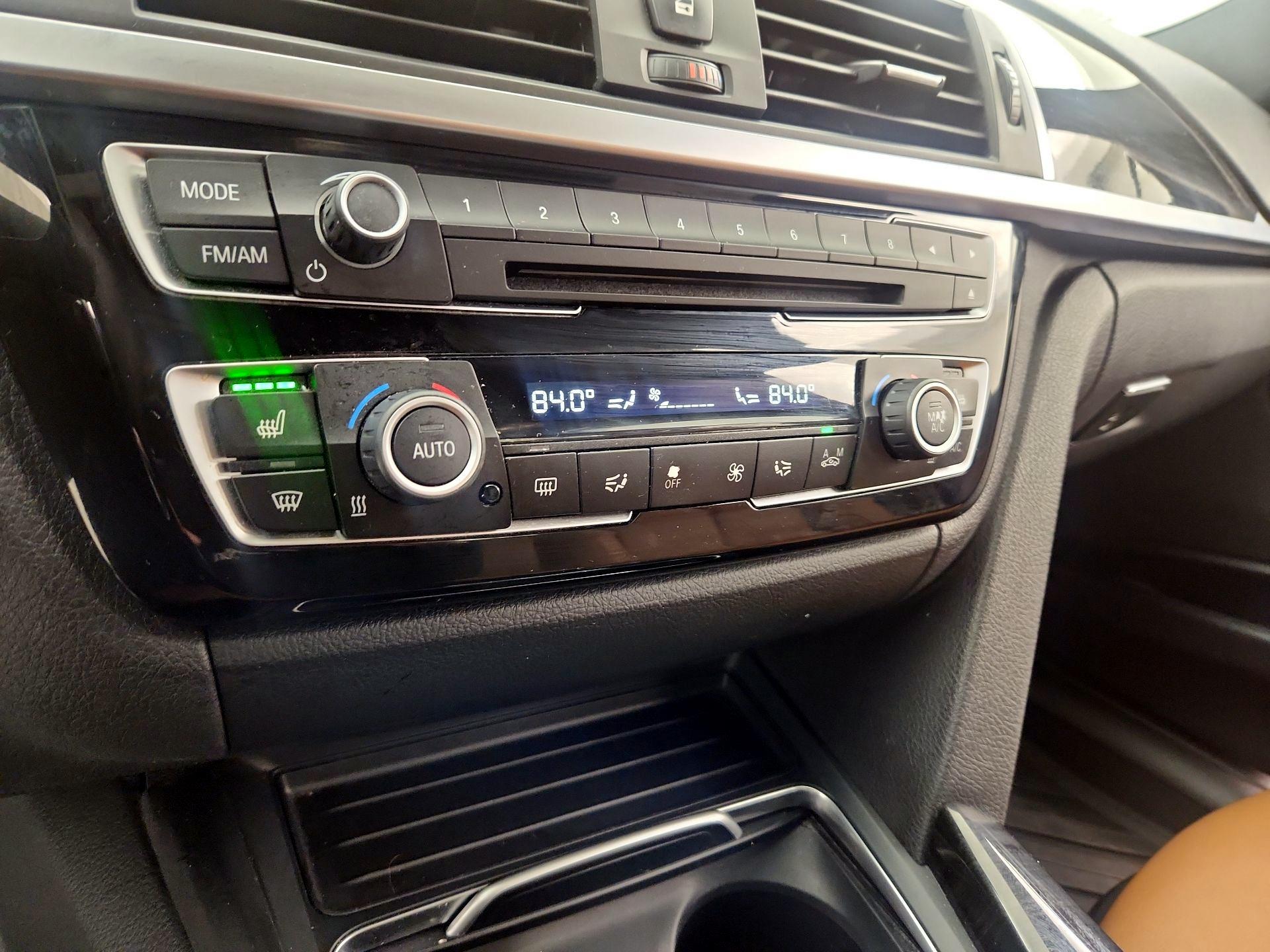 Thumbnail: 2016 BMW 3 Series - 17