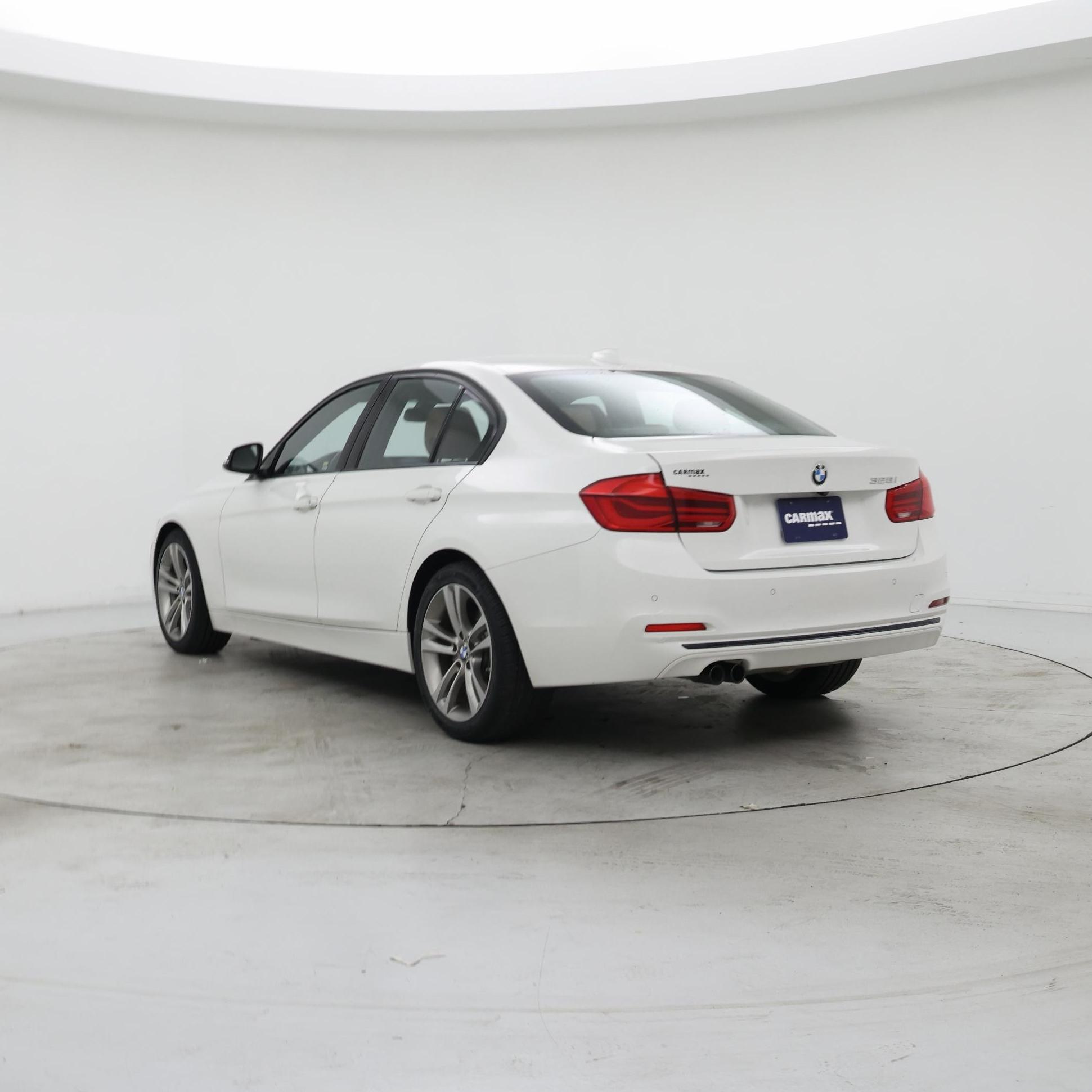 Thumbnail: 2016 BMW 3 Series - 2