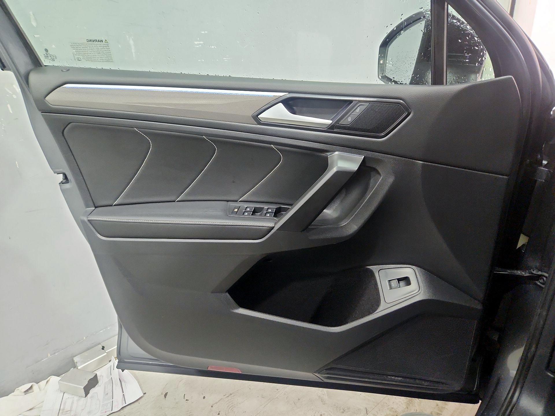 Thumbnail: 2022 Volkswagen Tiguan - 12