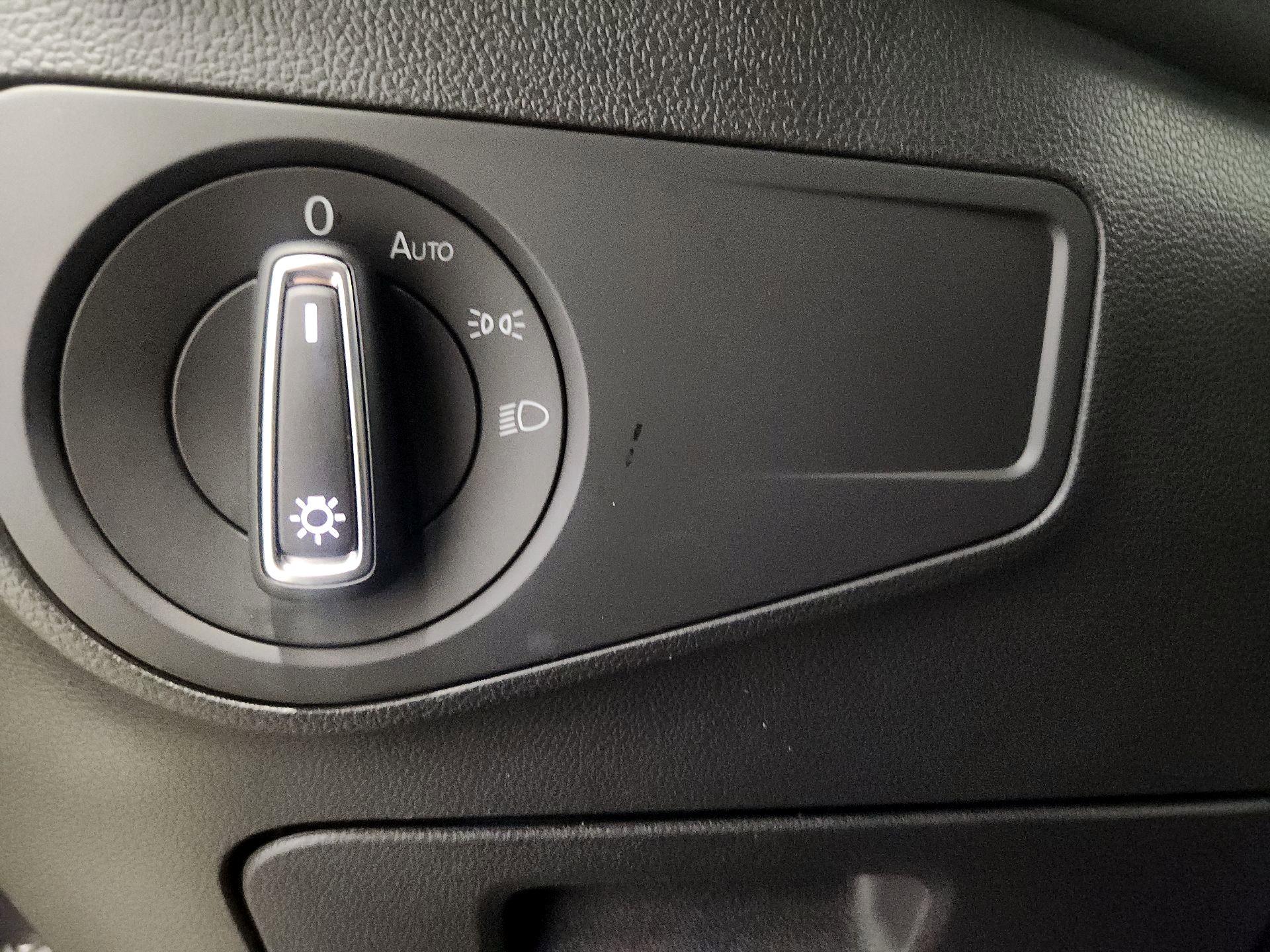 Thumbnail: 2022 Volkswagen Tiguan - 13