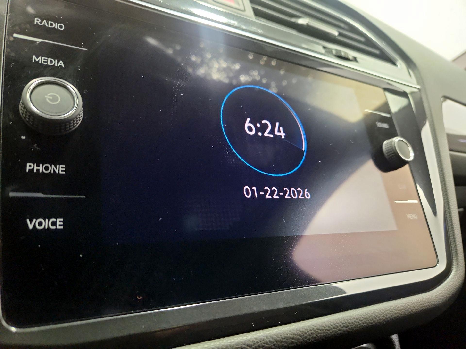 Thumbnail: 2022 Volkswagen Tiguan - 15