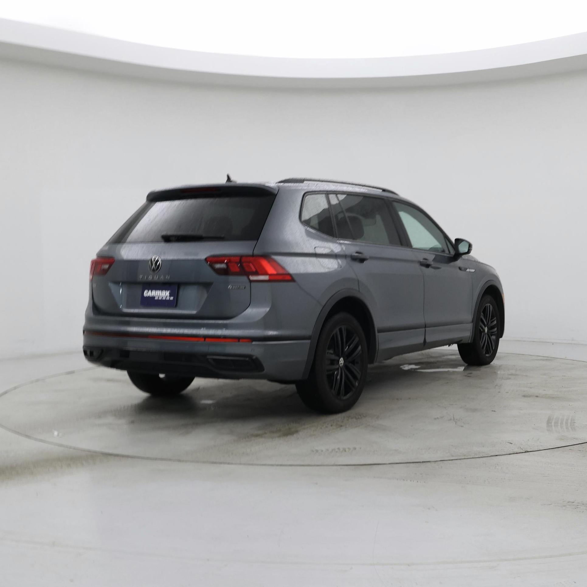 Thumbnail: 2022 Volkswagen Tiguan - 8