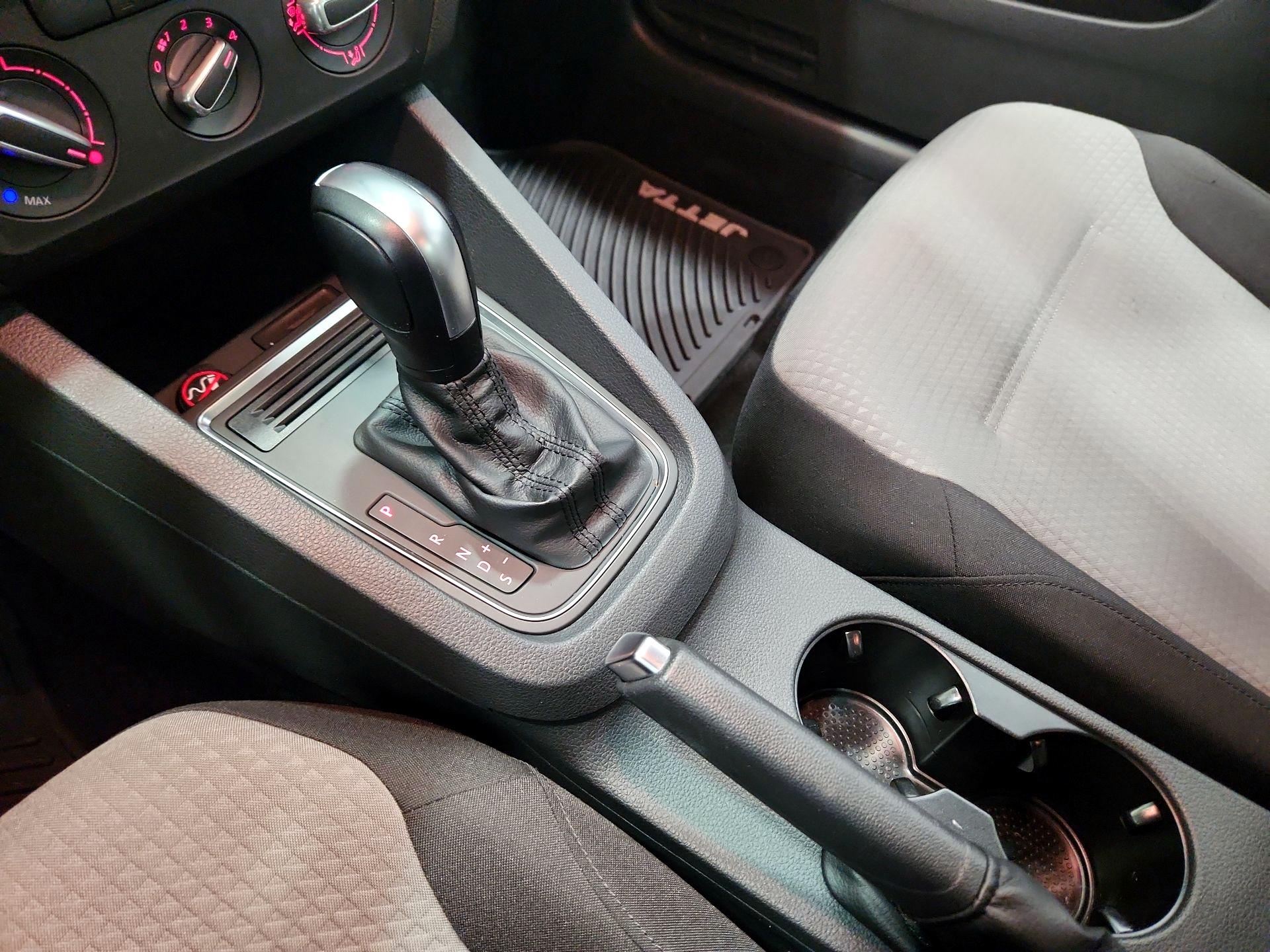 Thumbnail: 2017 Volkswagen Jetta - 17