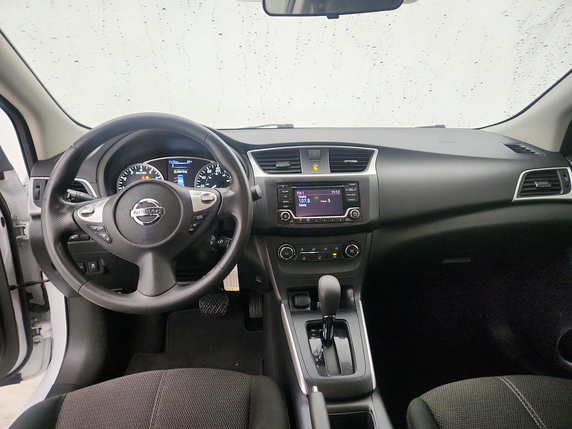 Thumbnail: 2018 Nissan Sentra - 9