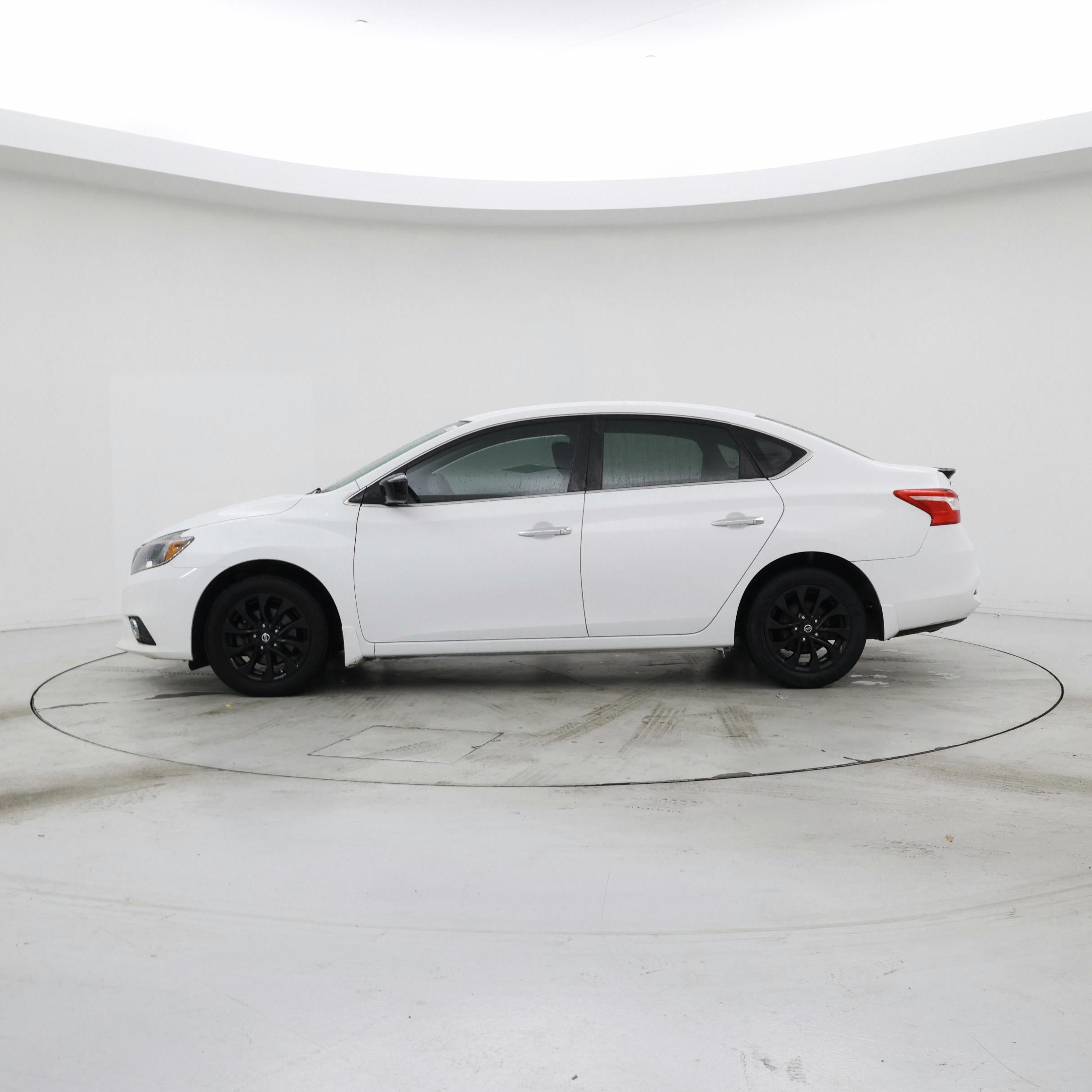 Thumbnail: 2018 Nissan Sentra - 4