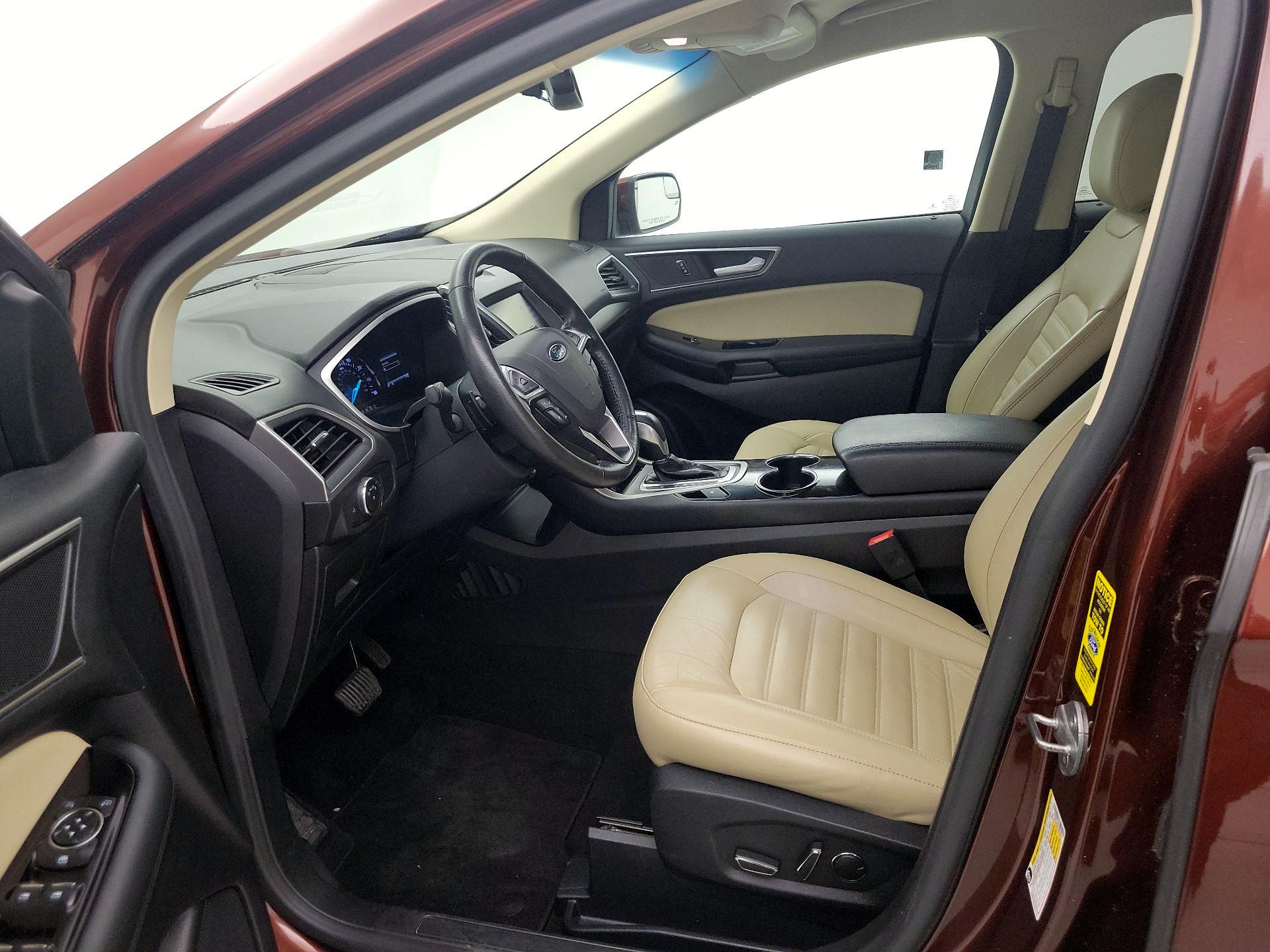 Thumbnail: 2015 Ford Edge - 11