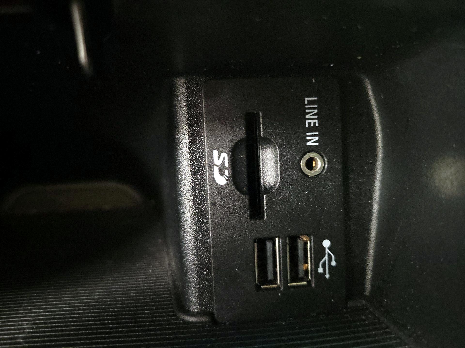 Thumbnail: 2015 Ford Edge - 18