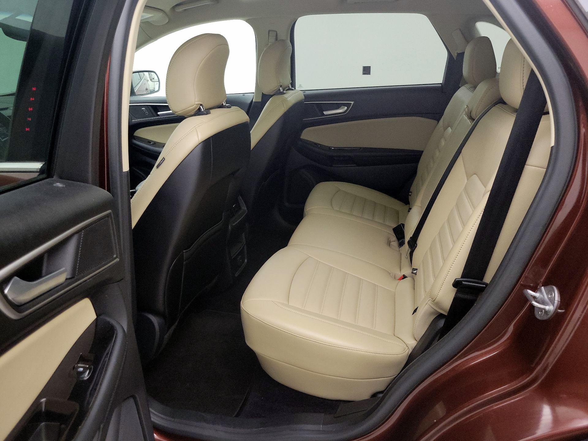 Thumbnail: 2015 Ford Edge - 19