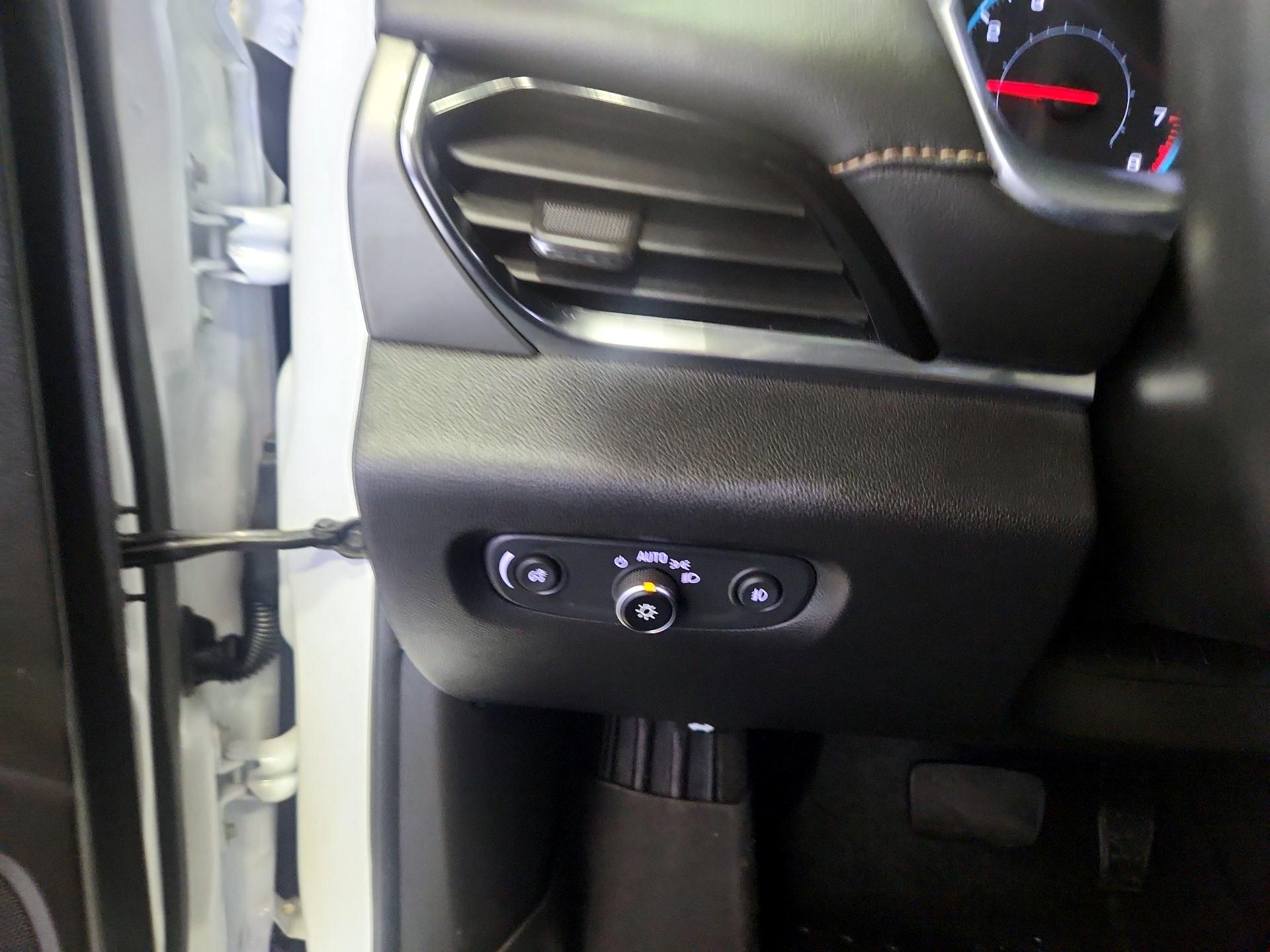 Thumbnail: 2021 Chevrolet Traverse - 13