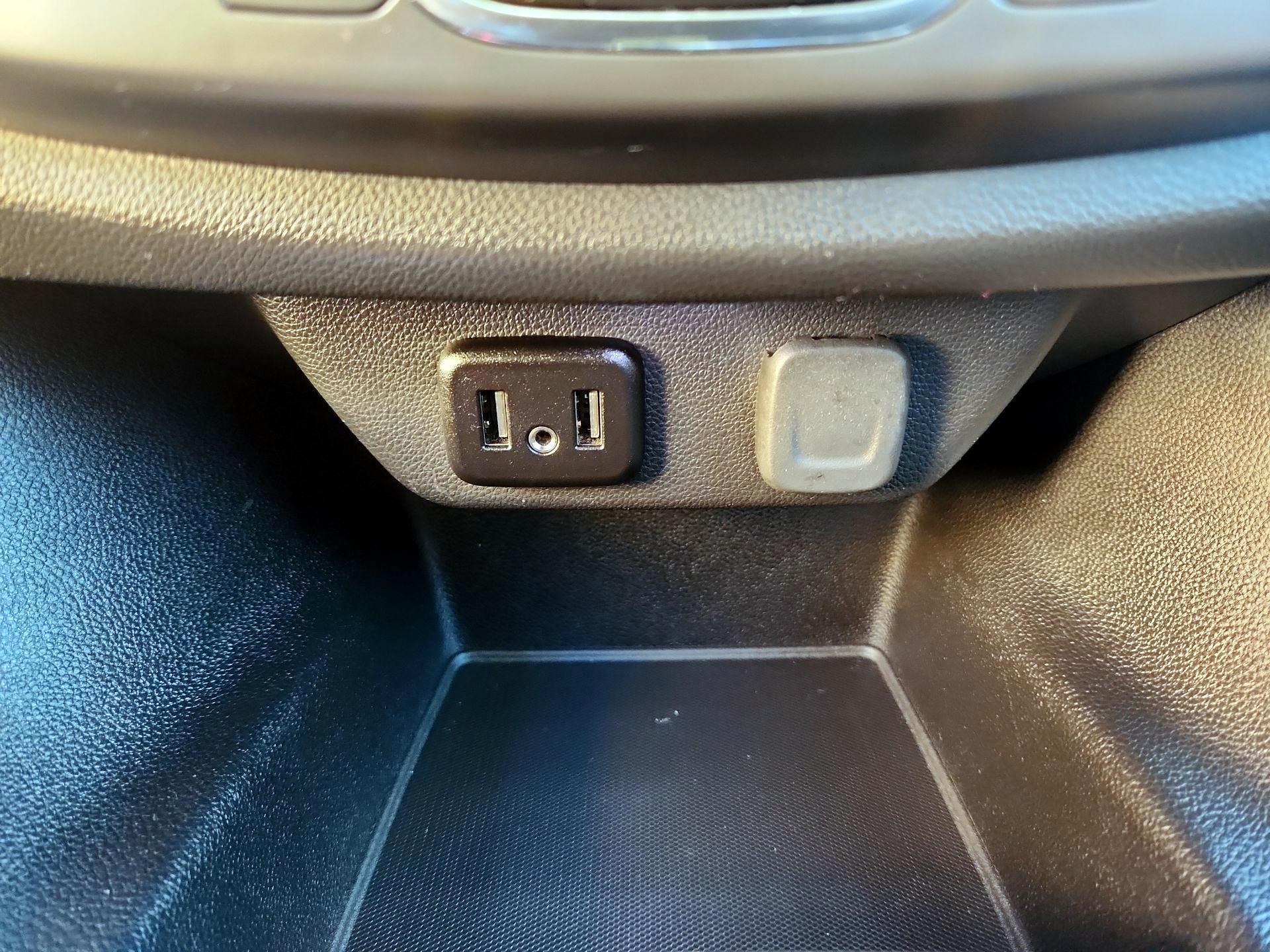 Thumbnail: 2021 Chevrolet Traverse - 18