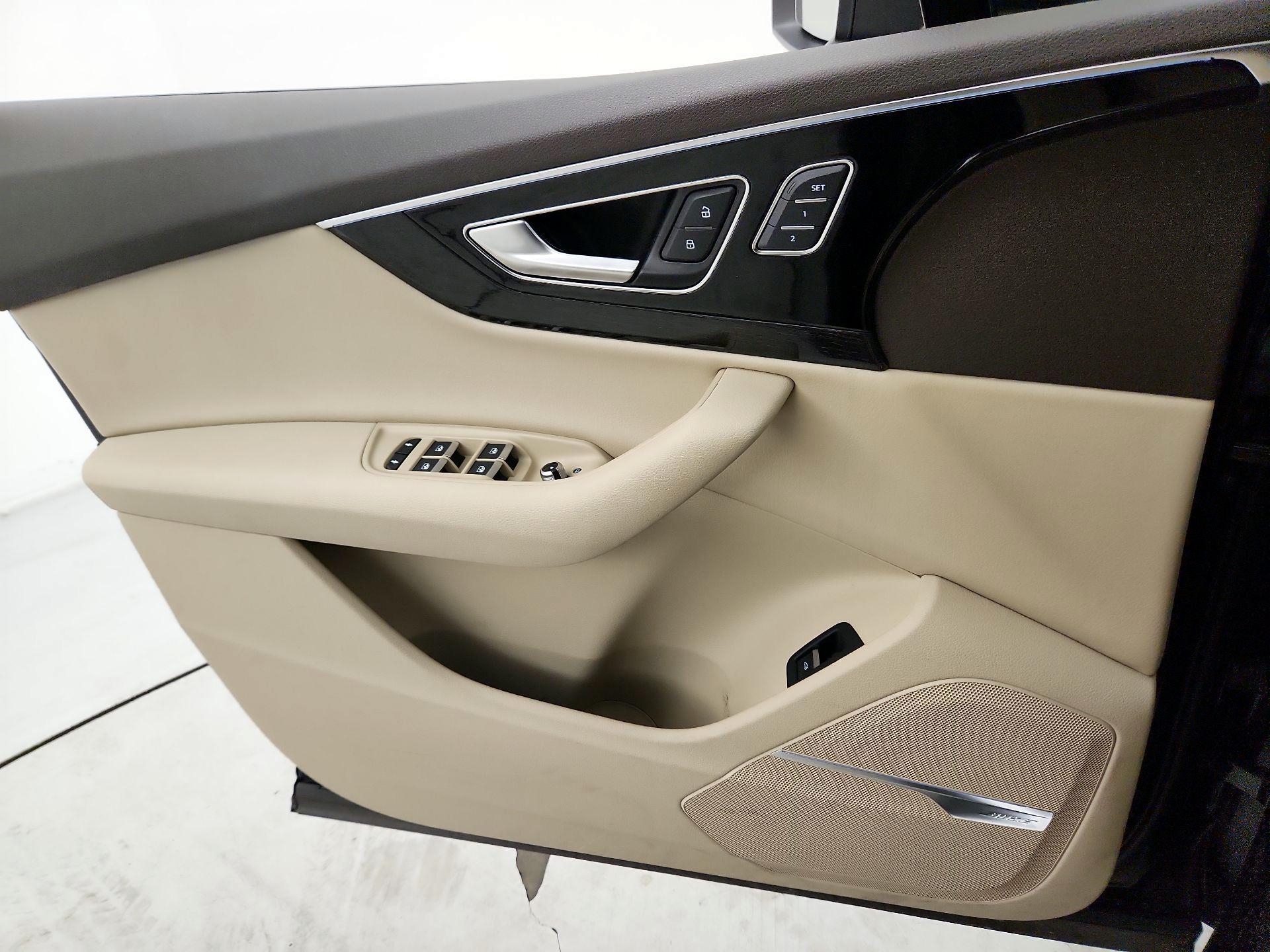 Thumbnail: 2019 Audi Q7 - 12