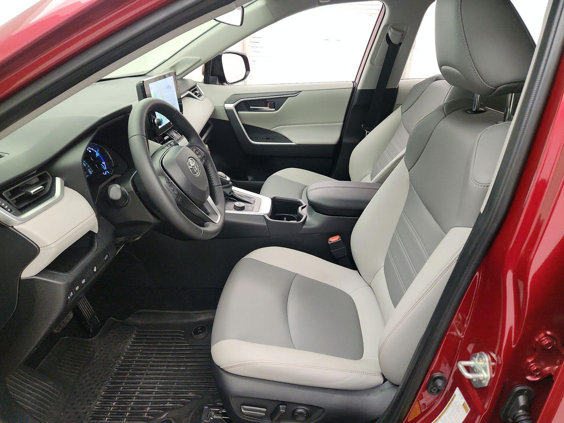 Thumbnail: 2025 Toyota RAV4 - 11