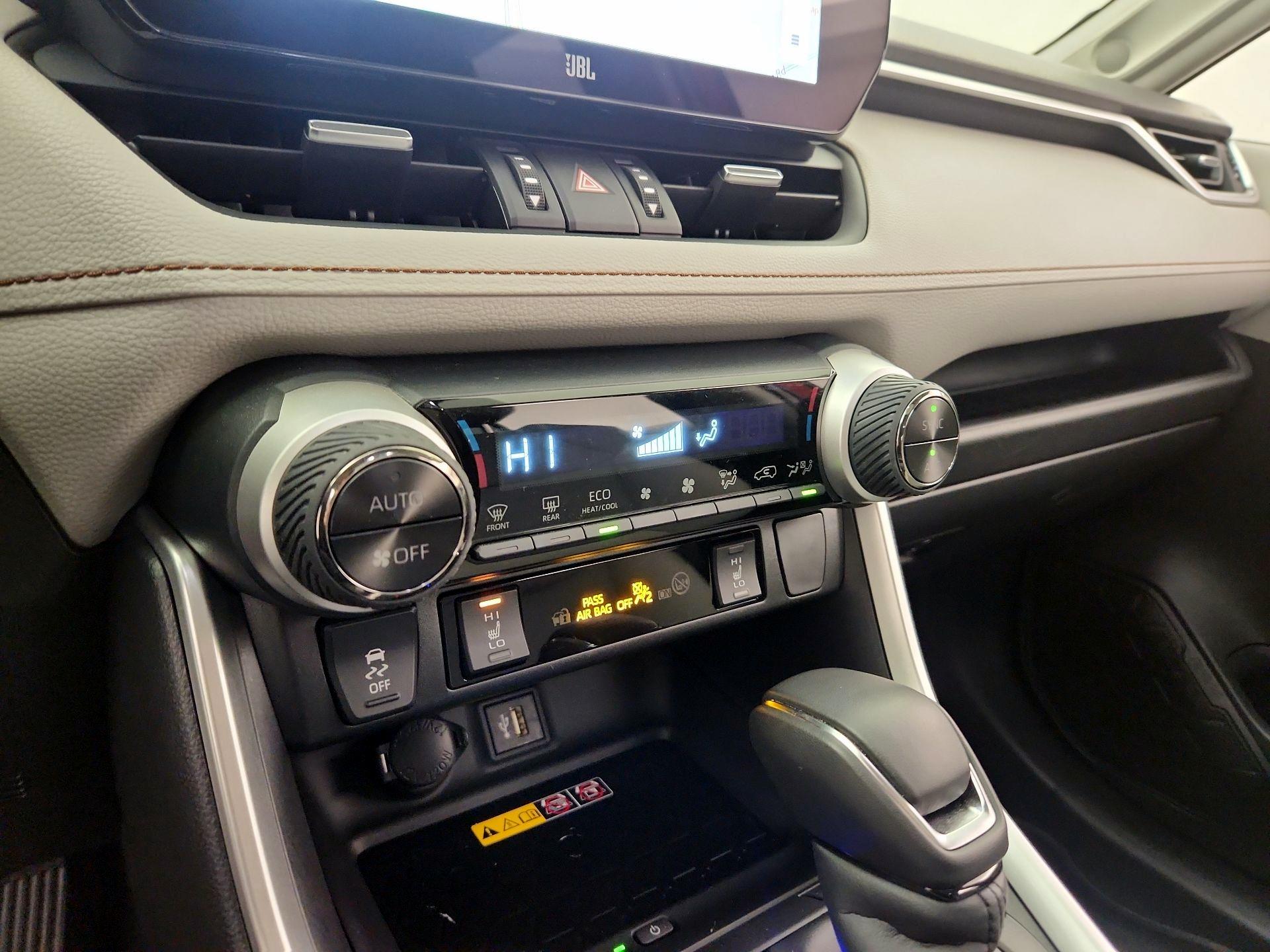 Thumbnail: 2025 Toyota RAV4 - 17