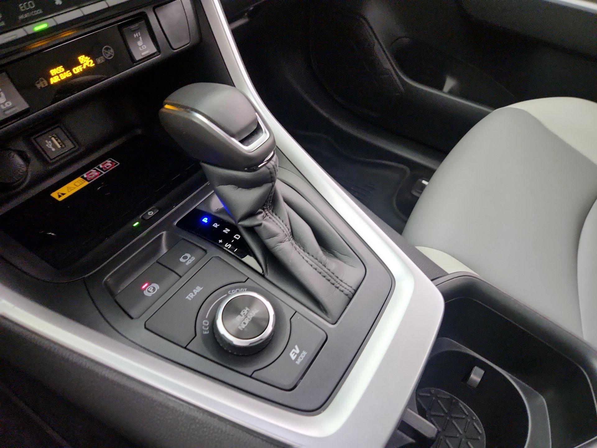 Thumbnail: 2025 Toyota RAV4 - 18