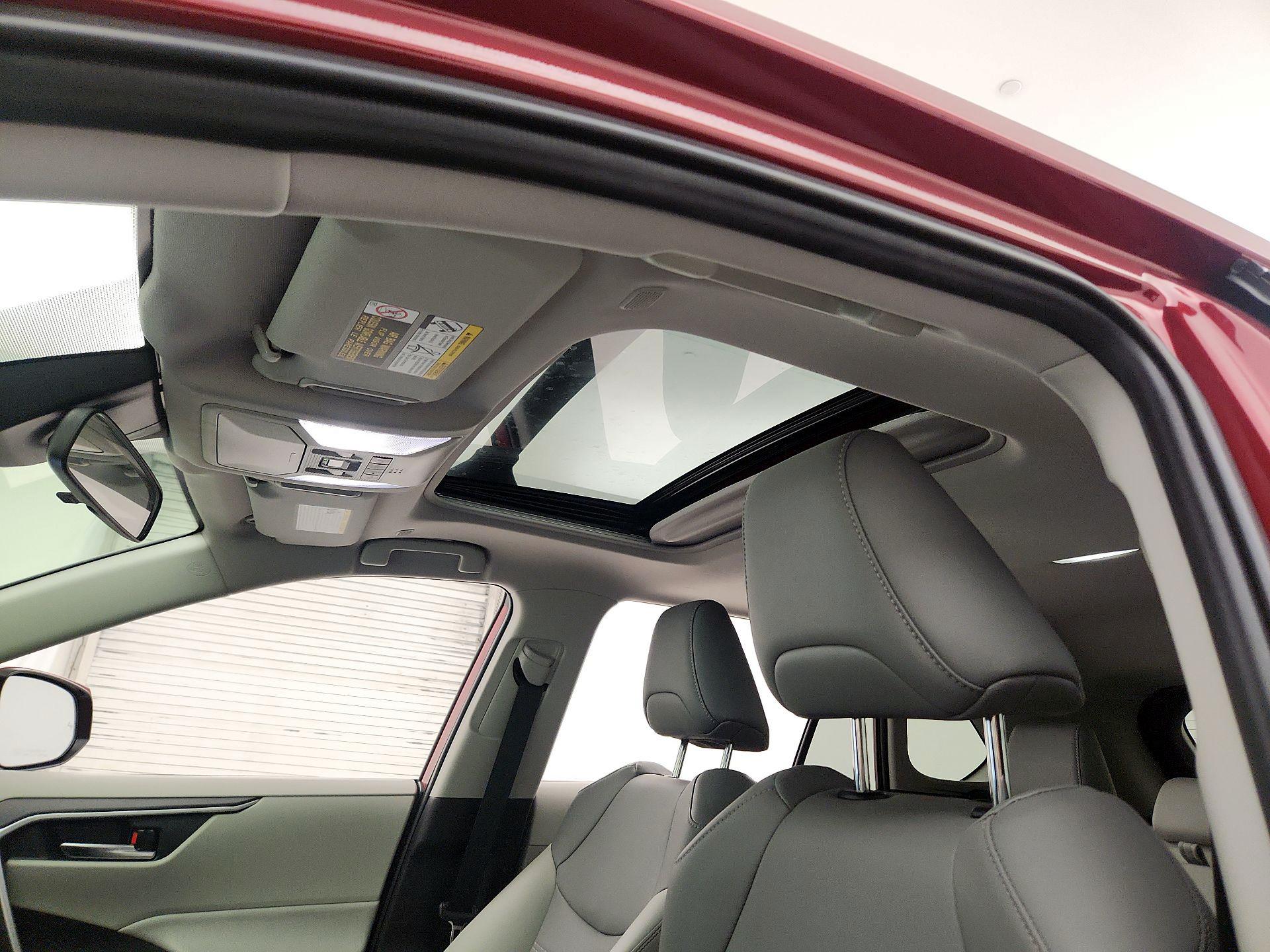 Thumbnail: 2025 Toyota RAV4 - 20