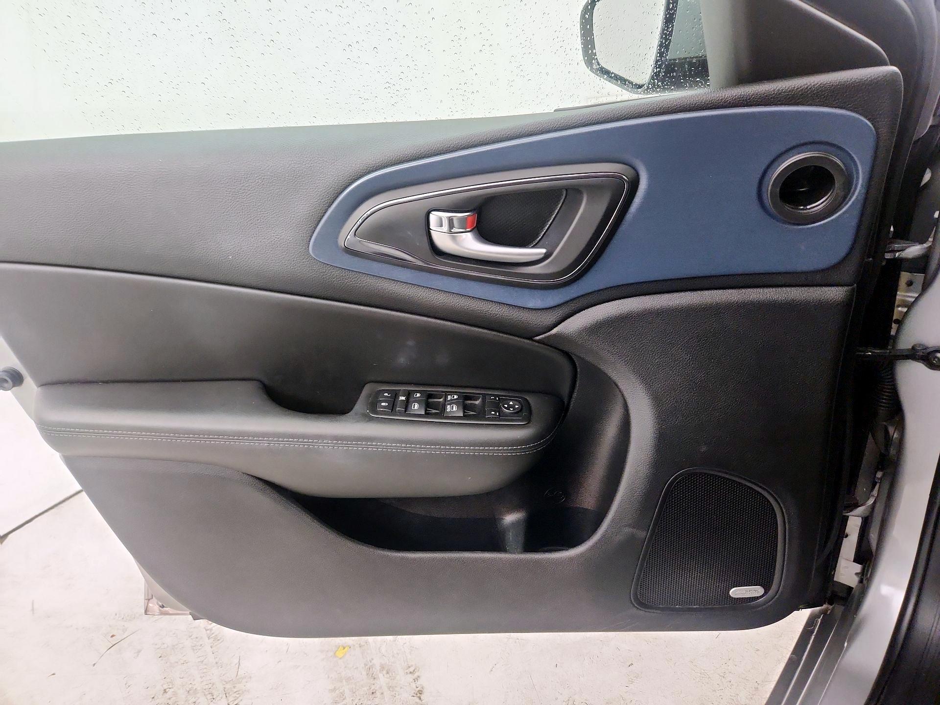 Thumbnail: 2015 Chrysler 200 - 10