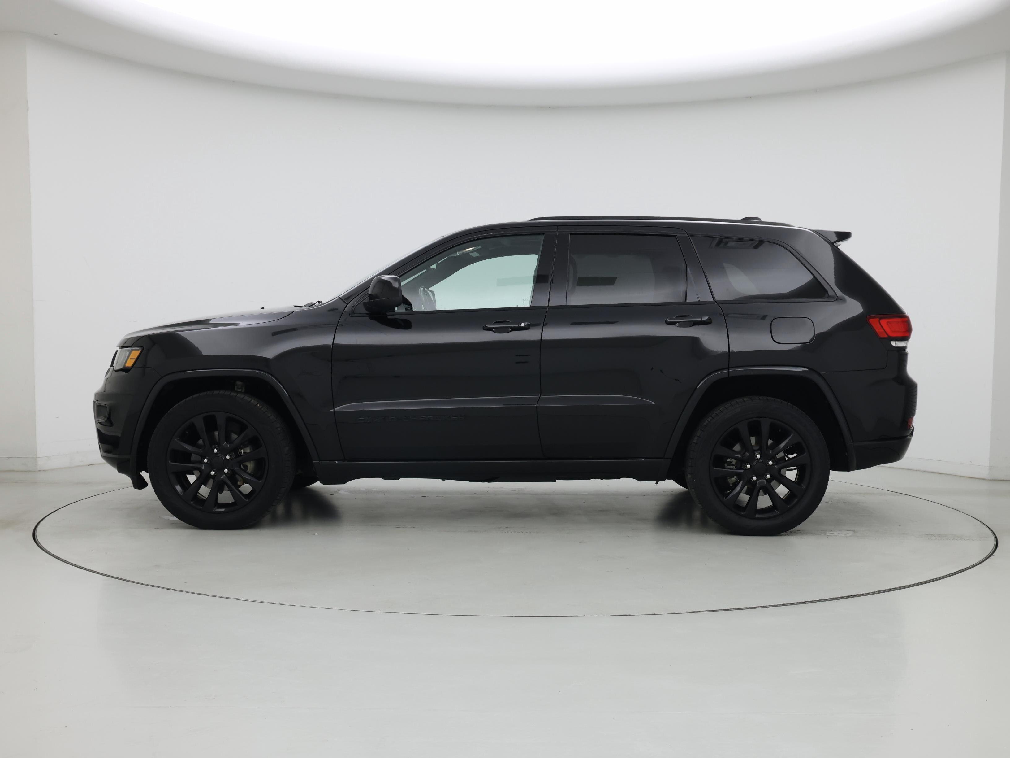 Thumbnail: 2020 Jeep Grand Cherokee - 3