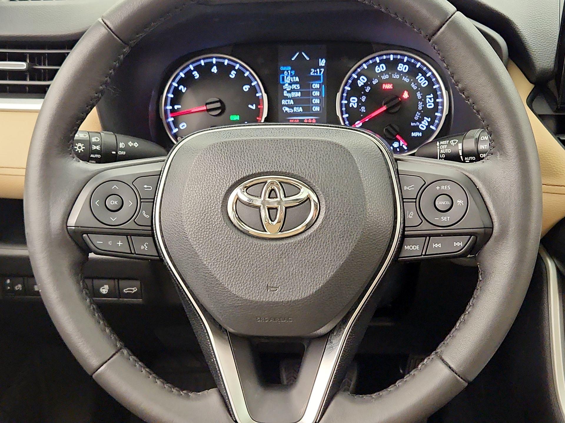 Thumbnail: 2021 Toyota RAV4 - 10