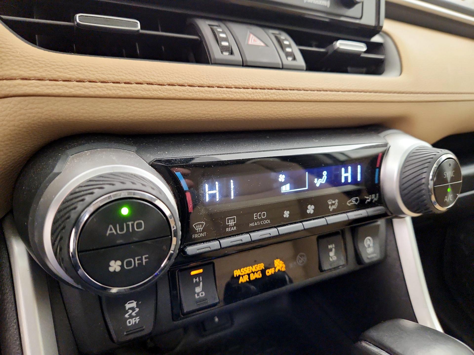 Thumbnail: 2021 Toyota RAV4 - 16