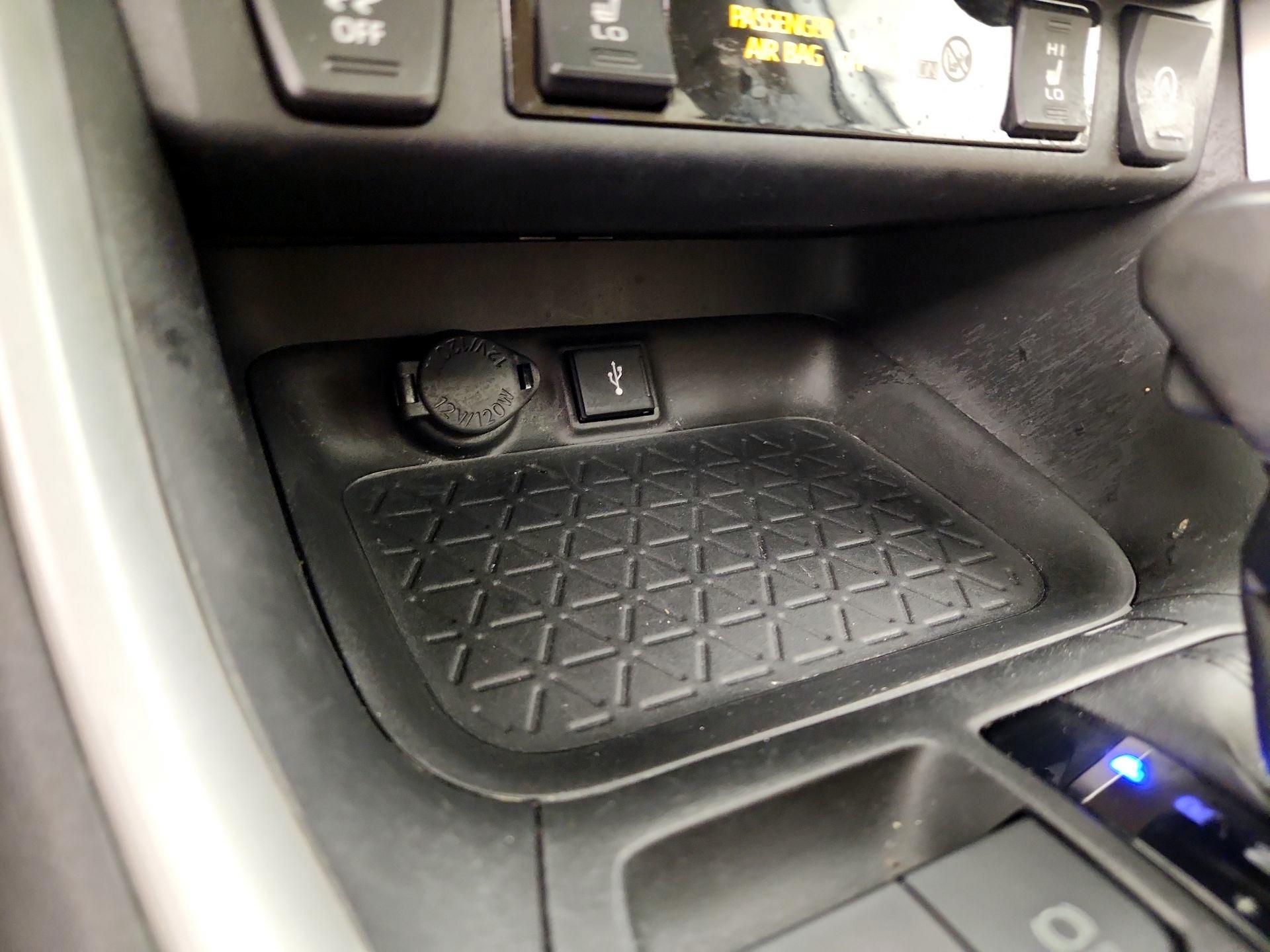 Thumbnail: 2021 Toyota RAV4 - 18