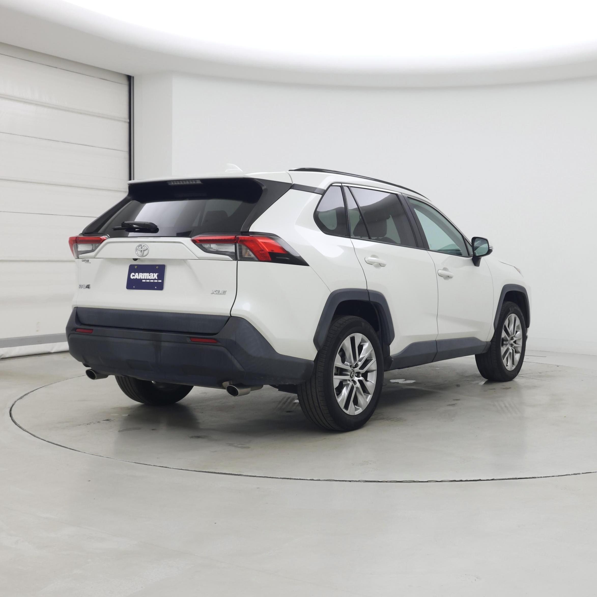 Thumbnail: 2021 Toyota RAV4 - 8