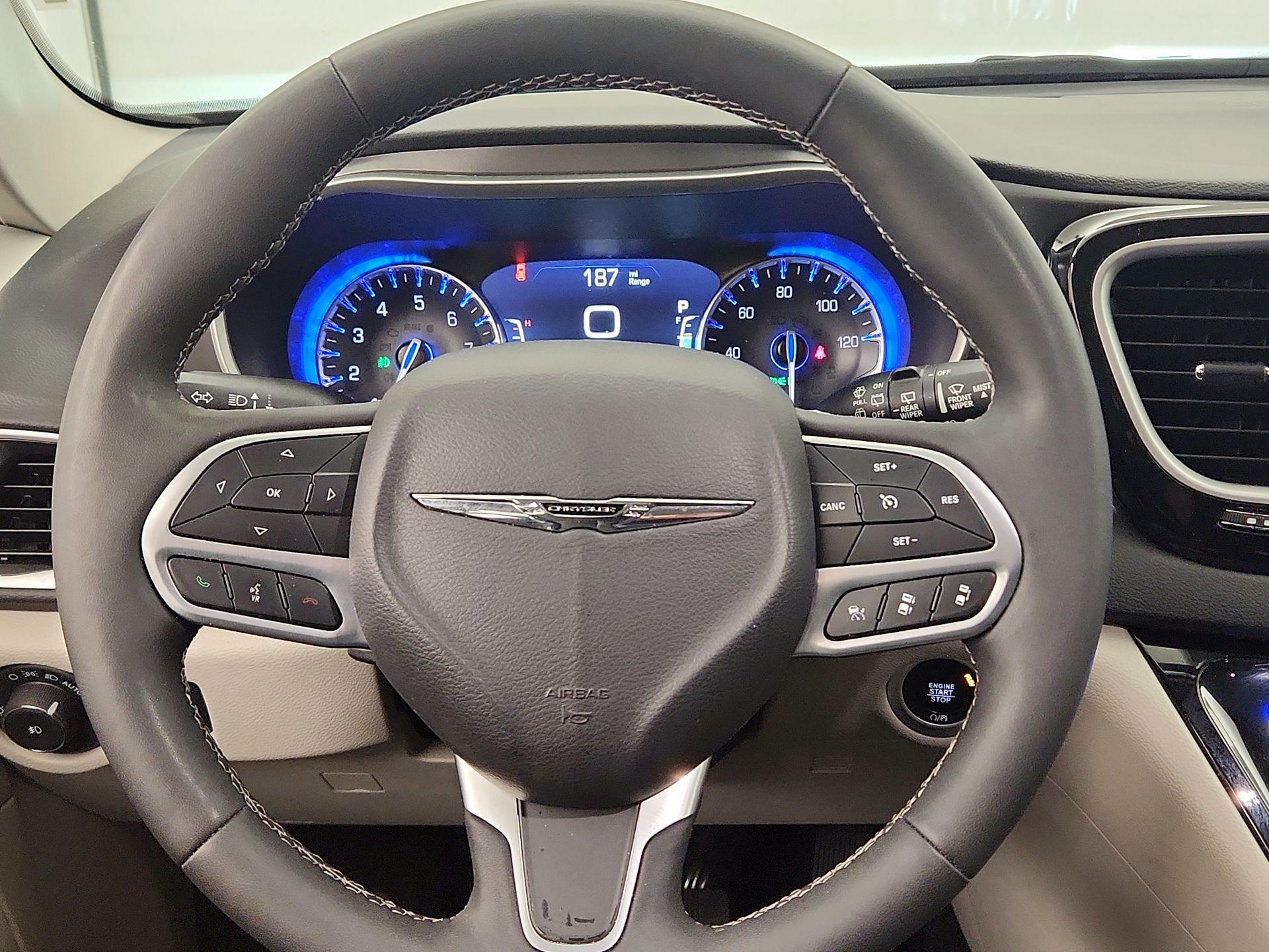 Thumbnail: 2024 Chrysler Pacifica - 10