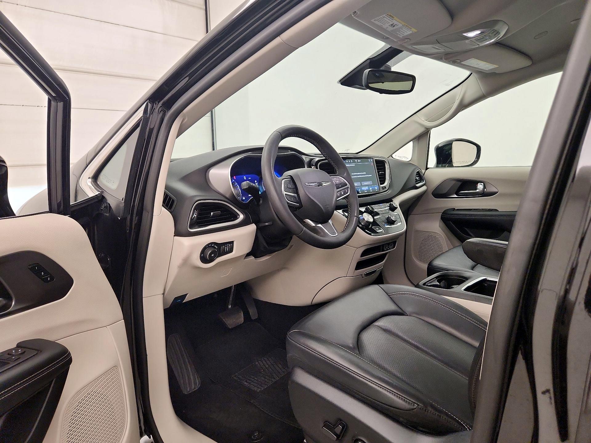 Thumbnail: 2024 Chrysler Pacifica - 11