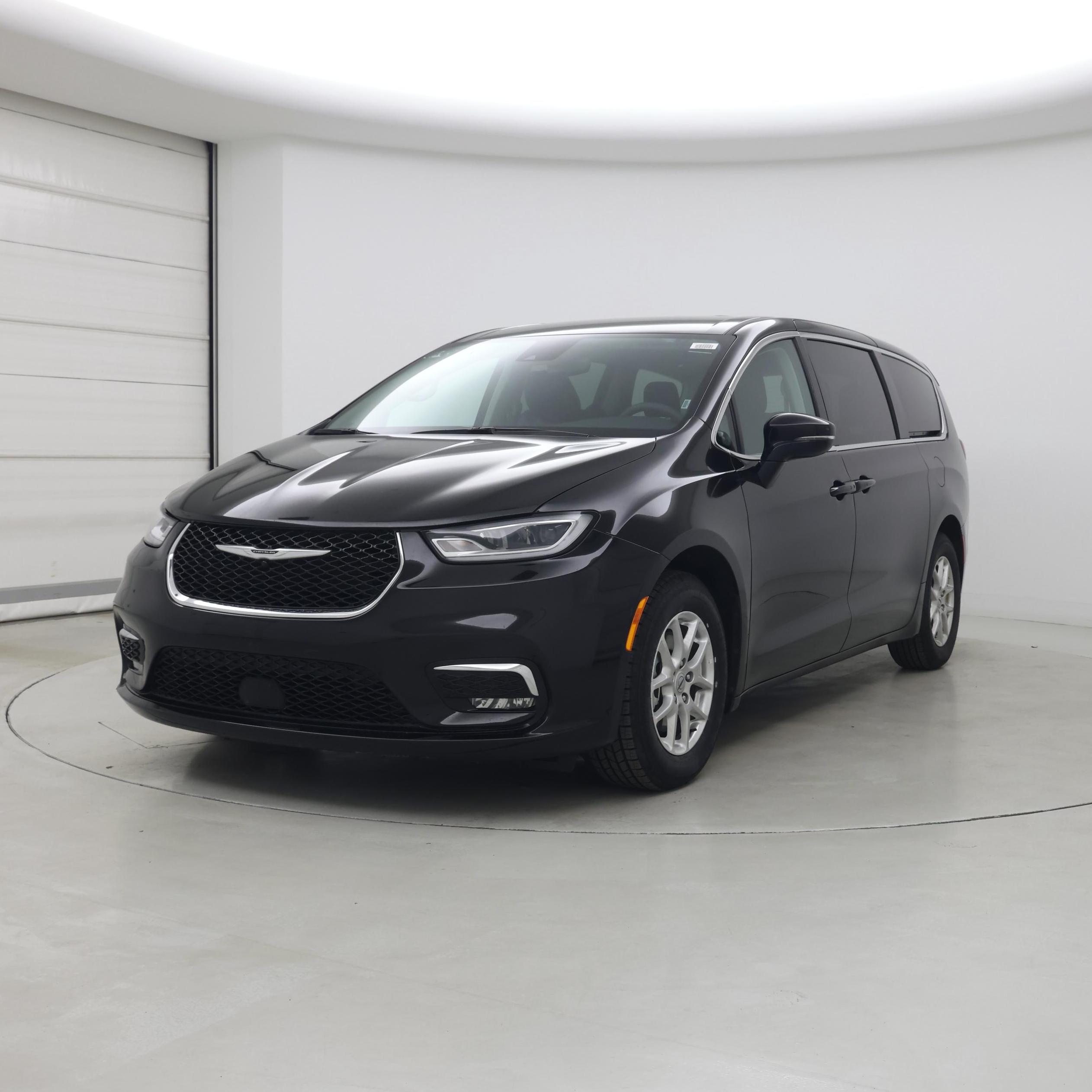 Thumbnail: 2024 Chrysler Pacifica - 4