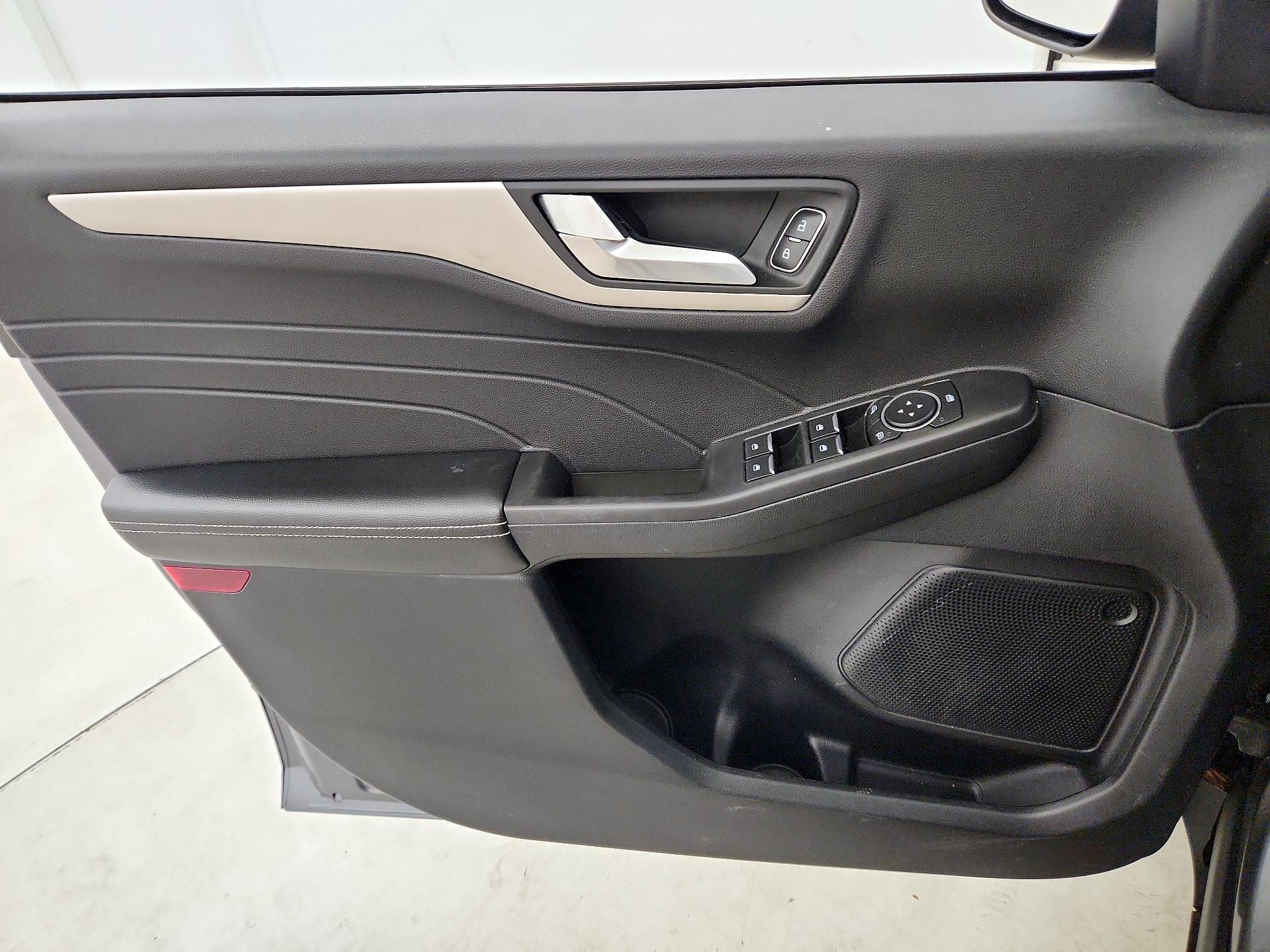 Thumbnail: 2021 Ford Escape - 12