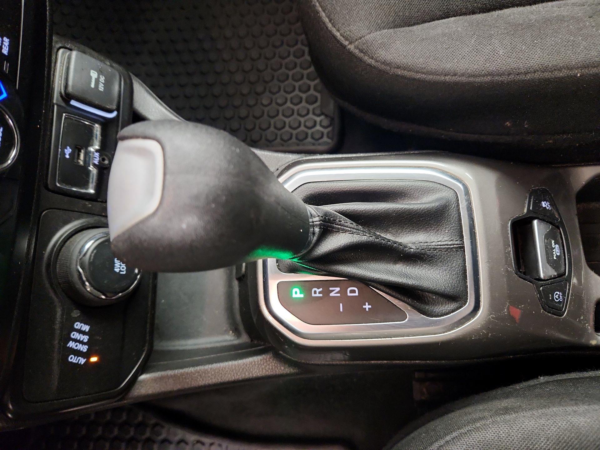 Thumbnail: 2022 Jeep Renegade - 18