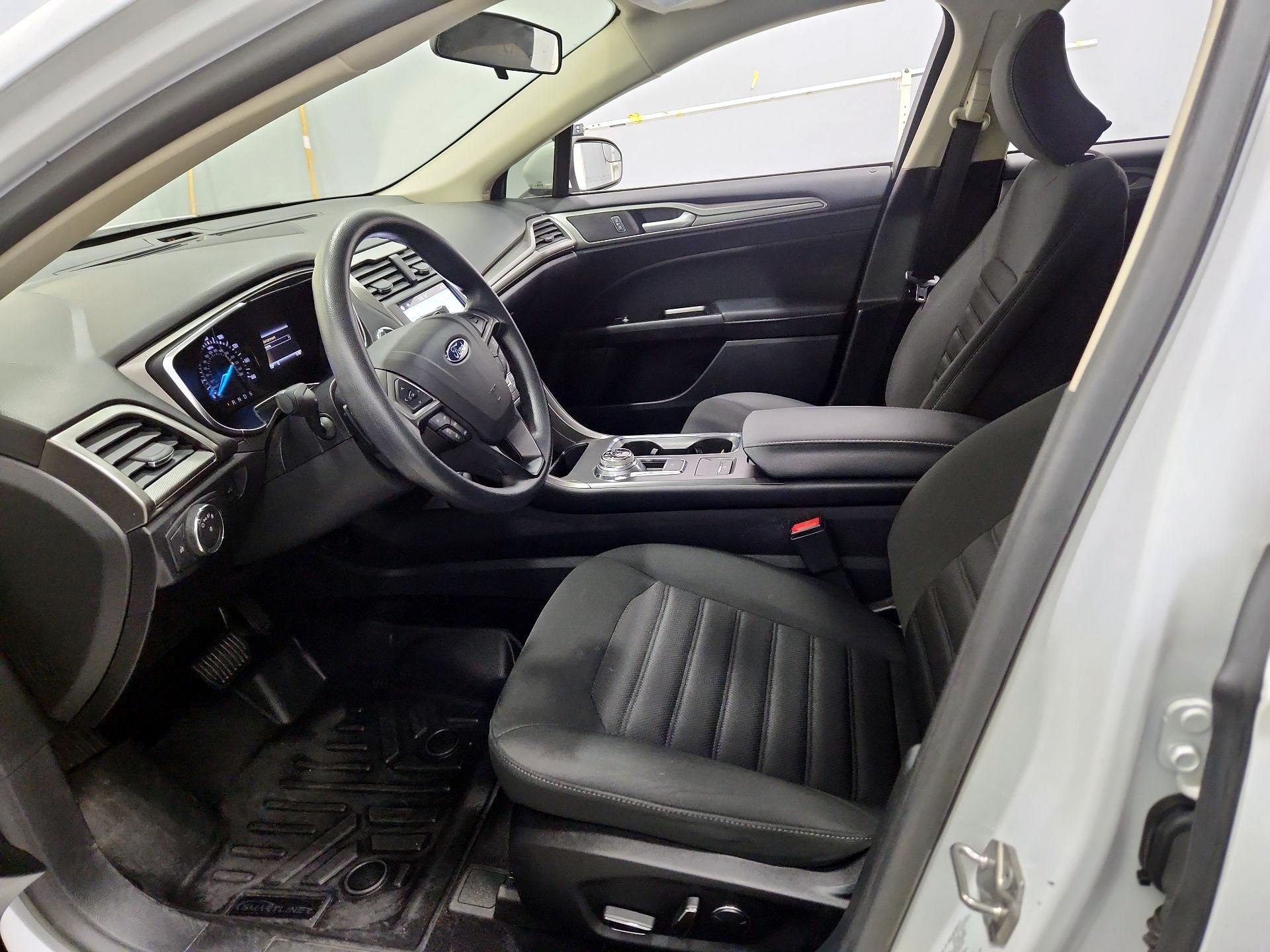 Thumbnail: 2017 Ford Fusion - 11