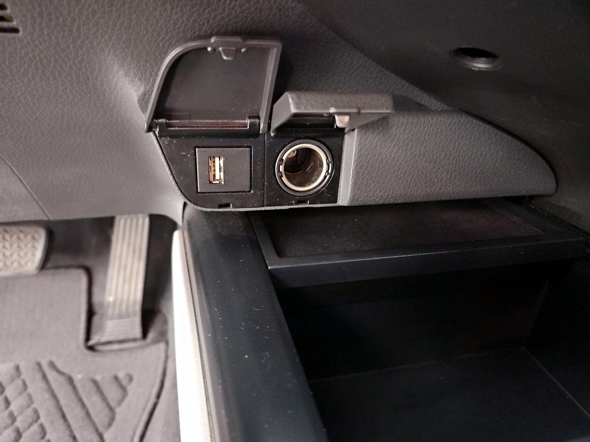 Thumbnail: 2020 Toyota Camry - 18