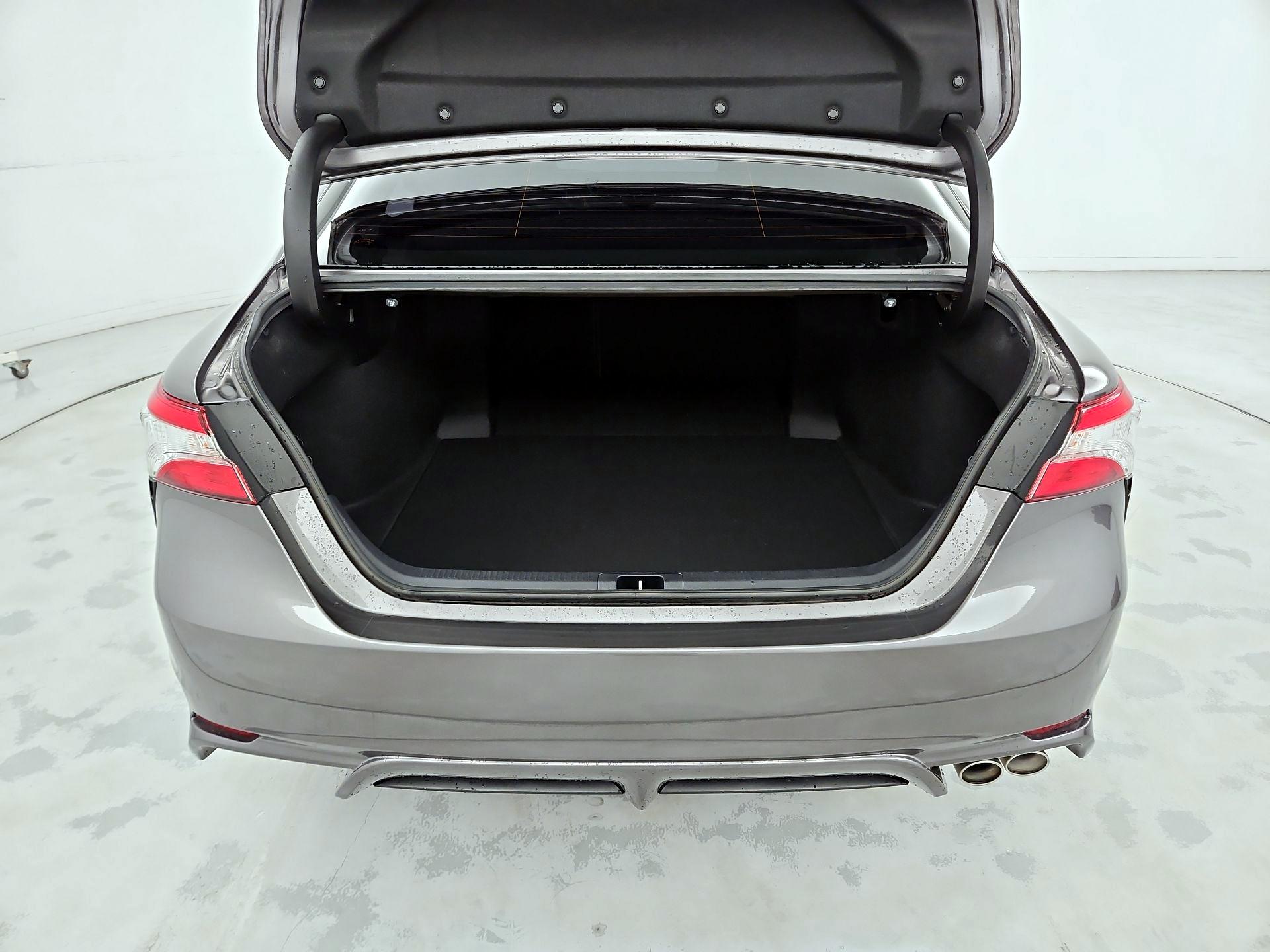 Thumbnail: 2020 Toyota Camry - 20