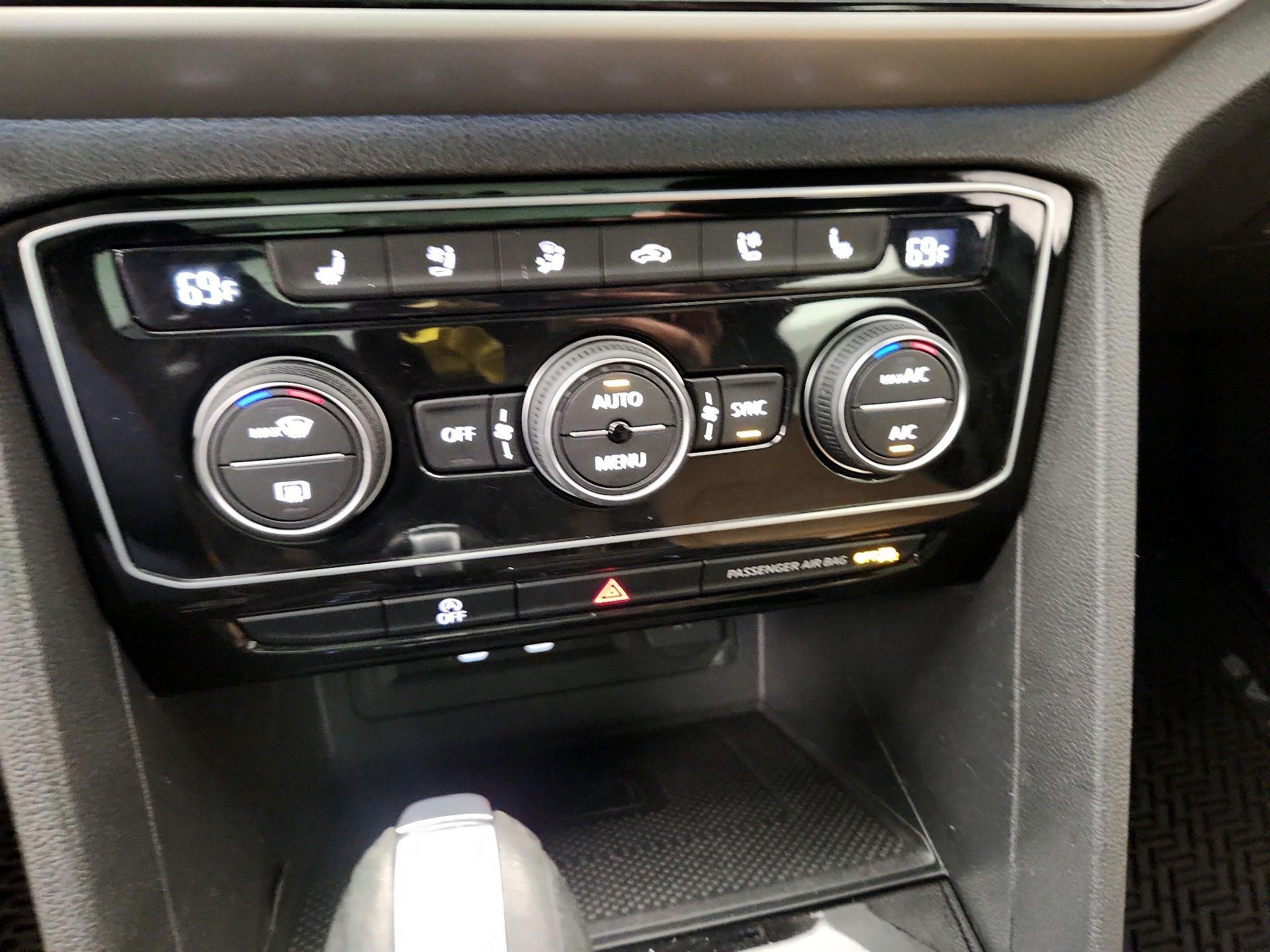 Thumbnail: 2023 Volkswagen Atlas - 14