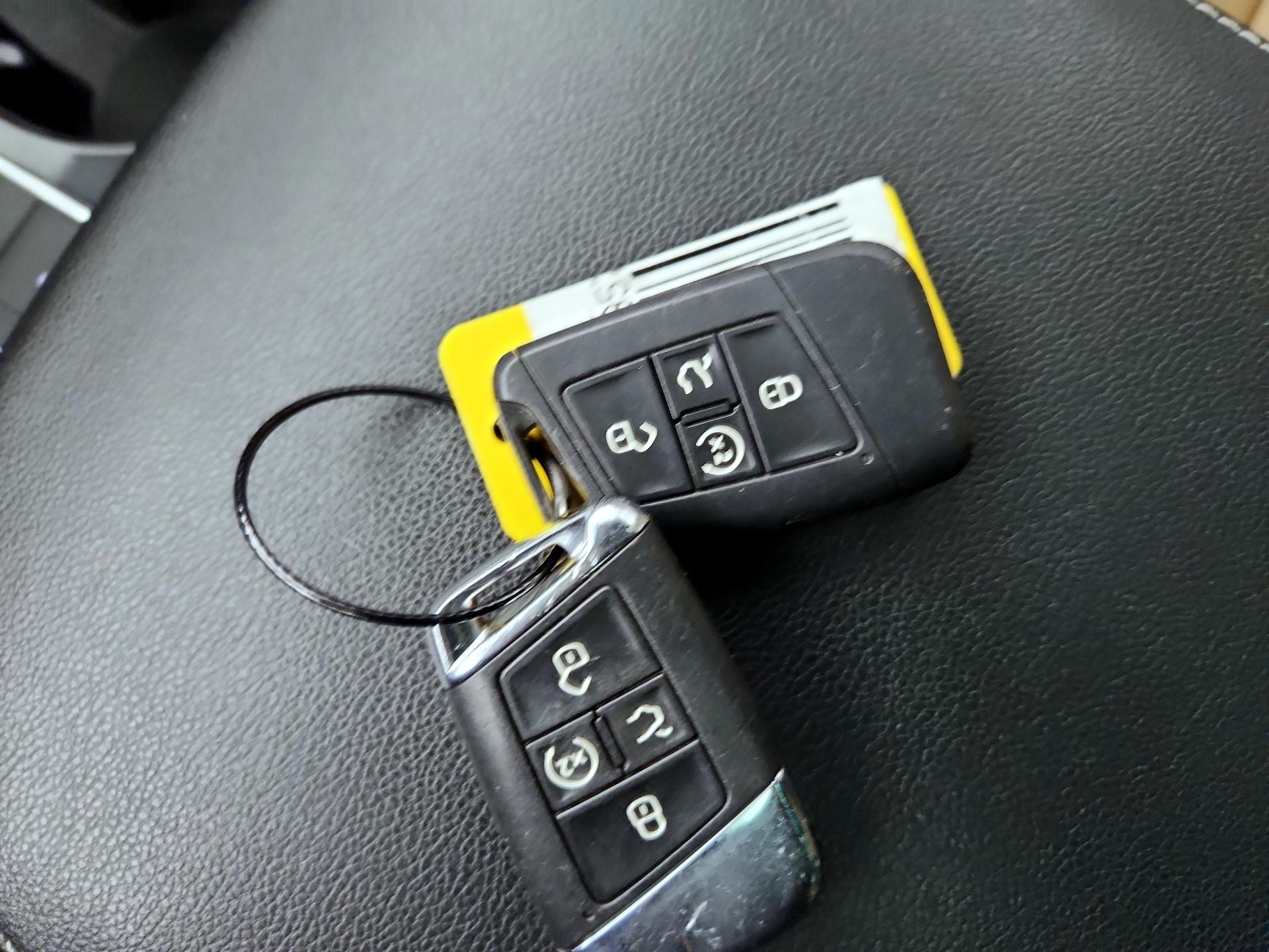 Thumbnail: 2023 Volkswagen Atlas - 20